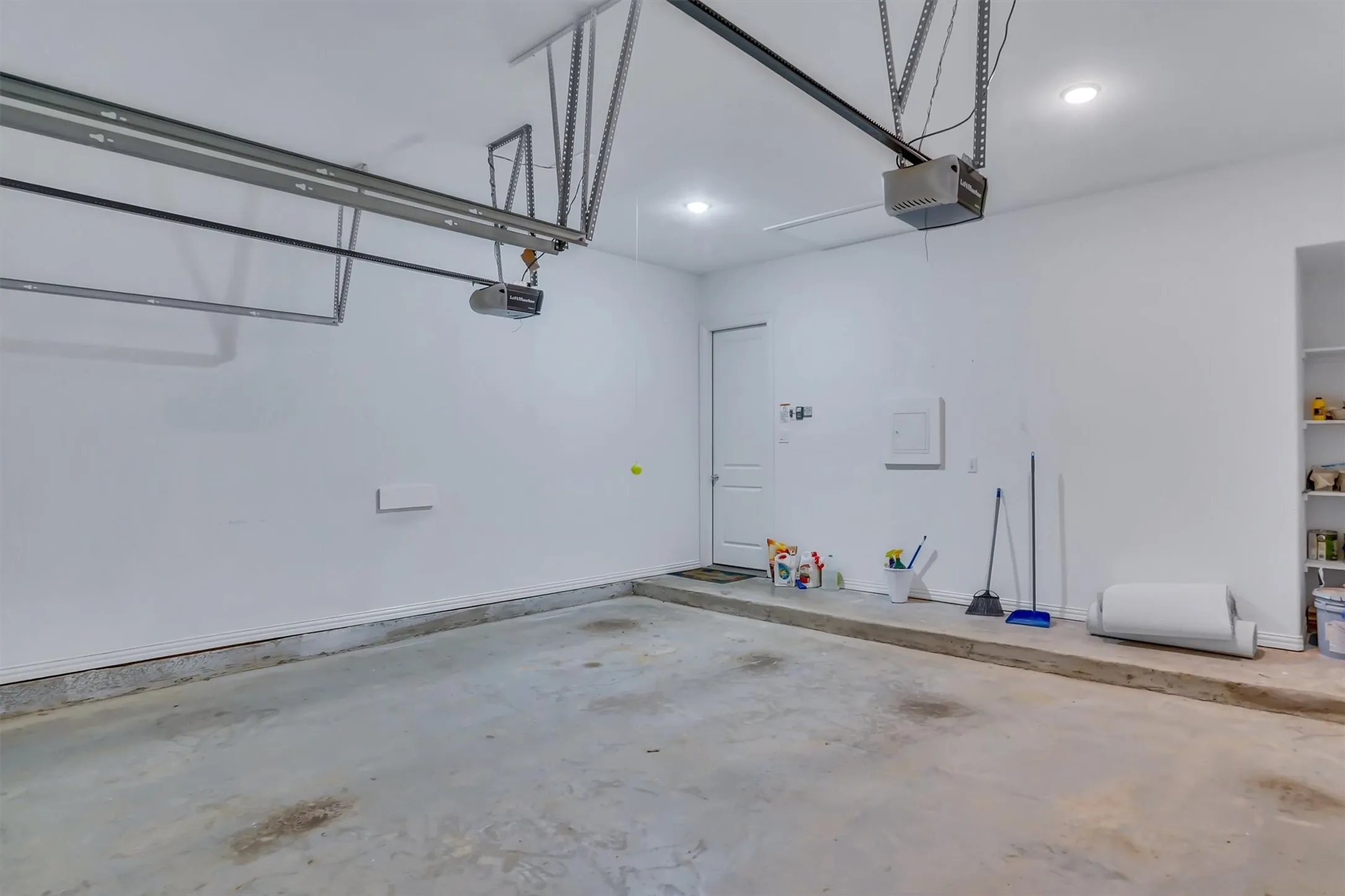 Single Family Residence For Sale in Tarrant County , 6108 Strada Cove, Fort Worth, Texas 76123, 4 Bedroom, 3 Bathroom, 2 Garage spaces, 2,130 Sqft, built in 2019, mls#21287180, Real Estate Agent in Fort Worth, Homes For Sale in Tarrant county, Homes For Sale in Fort Worth, Realtor in Fort Worth Texas, Real Estate Brokerage Independent Realty Texas, Luminita Cordes Realtor