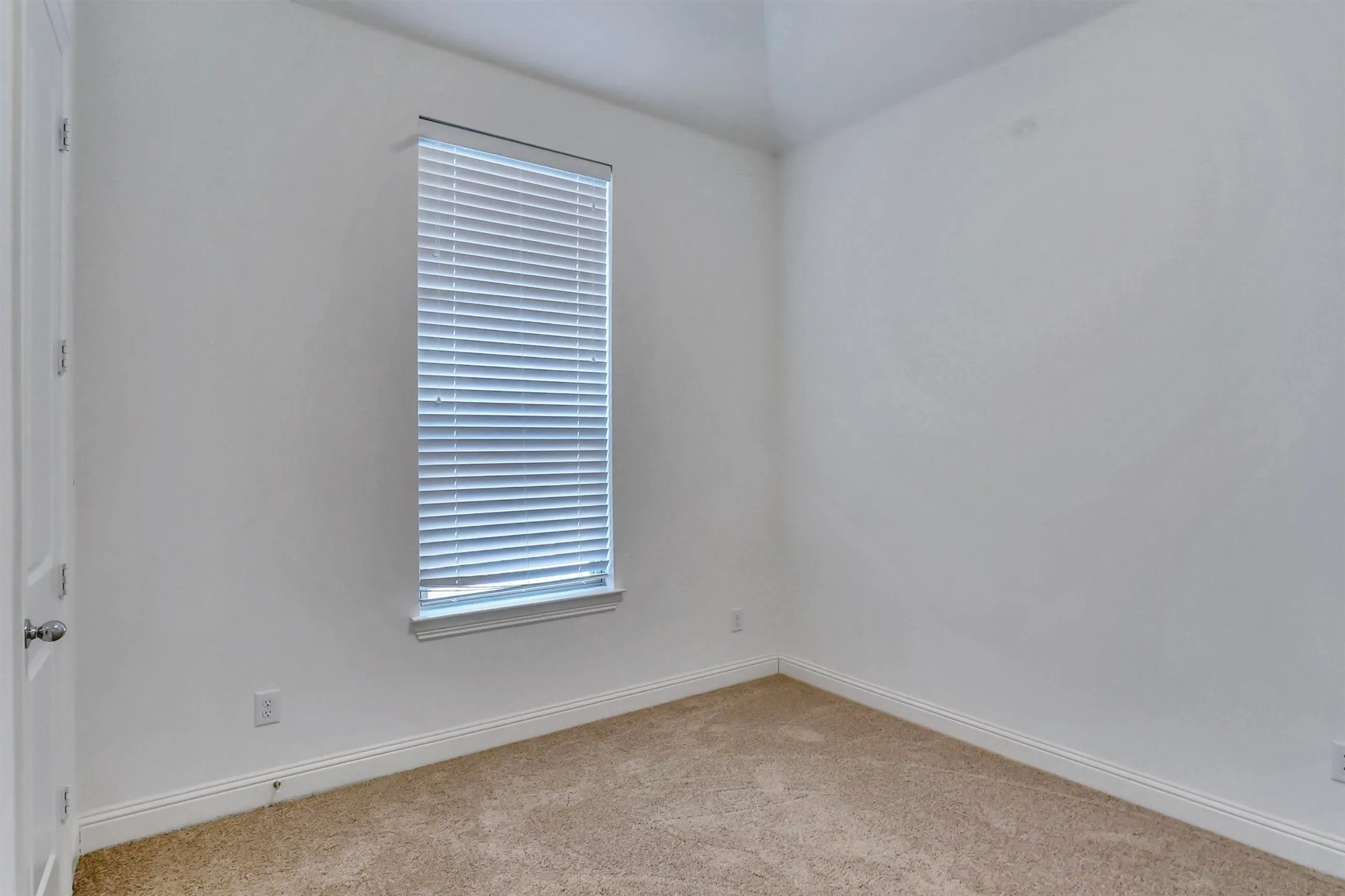 Single Family Residence For Sale in Tarrant County , 6108 Strada Cove, Fort Worth, Texas 76123, 4 Bedroom, 3 Bathroom, 2 Garage spaces, 2,130 Sqft, built in 2019, mls#21287180, Real Estate Agent in Fort Worth, Homes For Sale in Tarrant county, Homes For Sale in Fort Worth, Realtor in Fort Worth Texas, Real Estate Brokerage Independent Realty Texas, Luminita Cordes Realtor