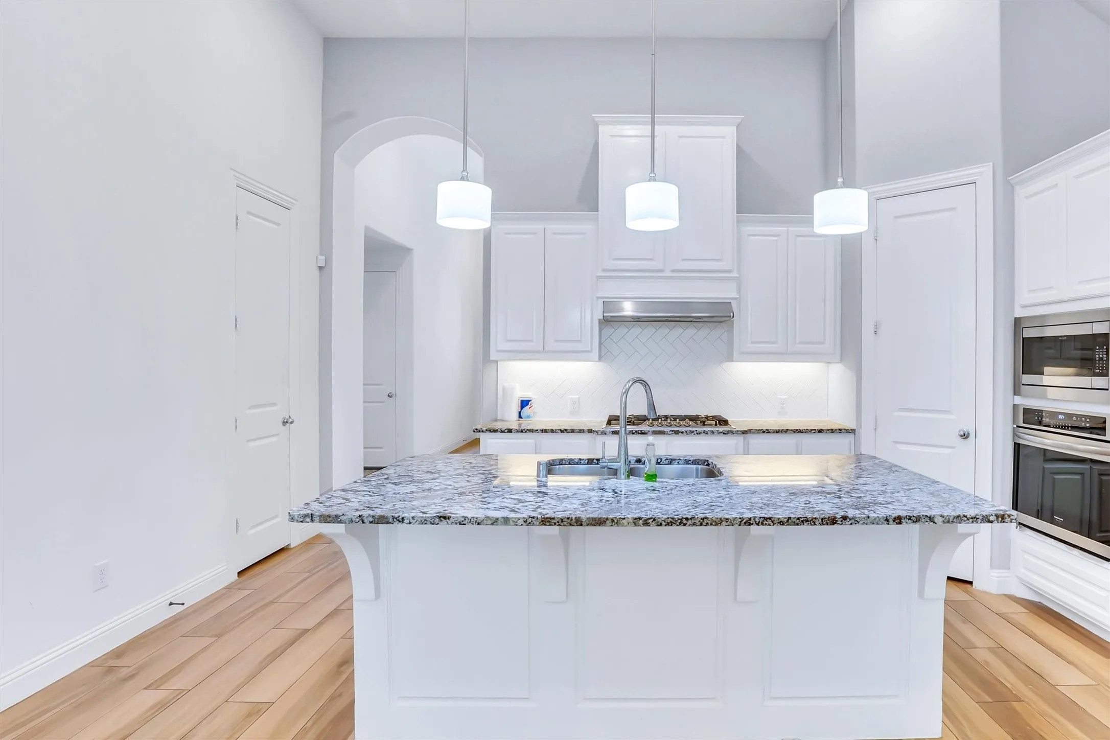 Single Family Residence For Sale in Tarrant County , 6108 Strada Cove, Fort Worth, Texas 76123, 4 Bedroom, 3 Bathroom, 2 Garage spaces, 2,130 Sqft, built in 2019, mls#21287180, Real Estate Agent in Fort Worth, Homes For Sale in Tarrant county, Homes For Sale in Fort Worth, Realtor in Fort Worth Texas, Real Estate Brokerage Independent Realty Texas, Luminita Cordes Realtor