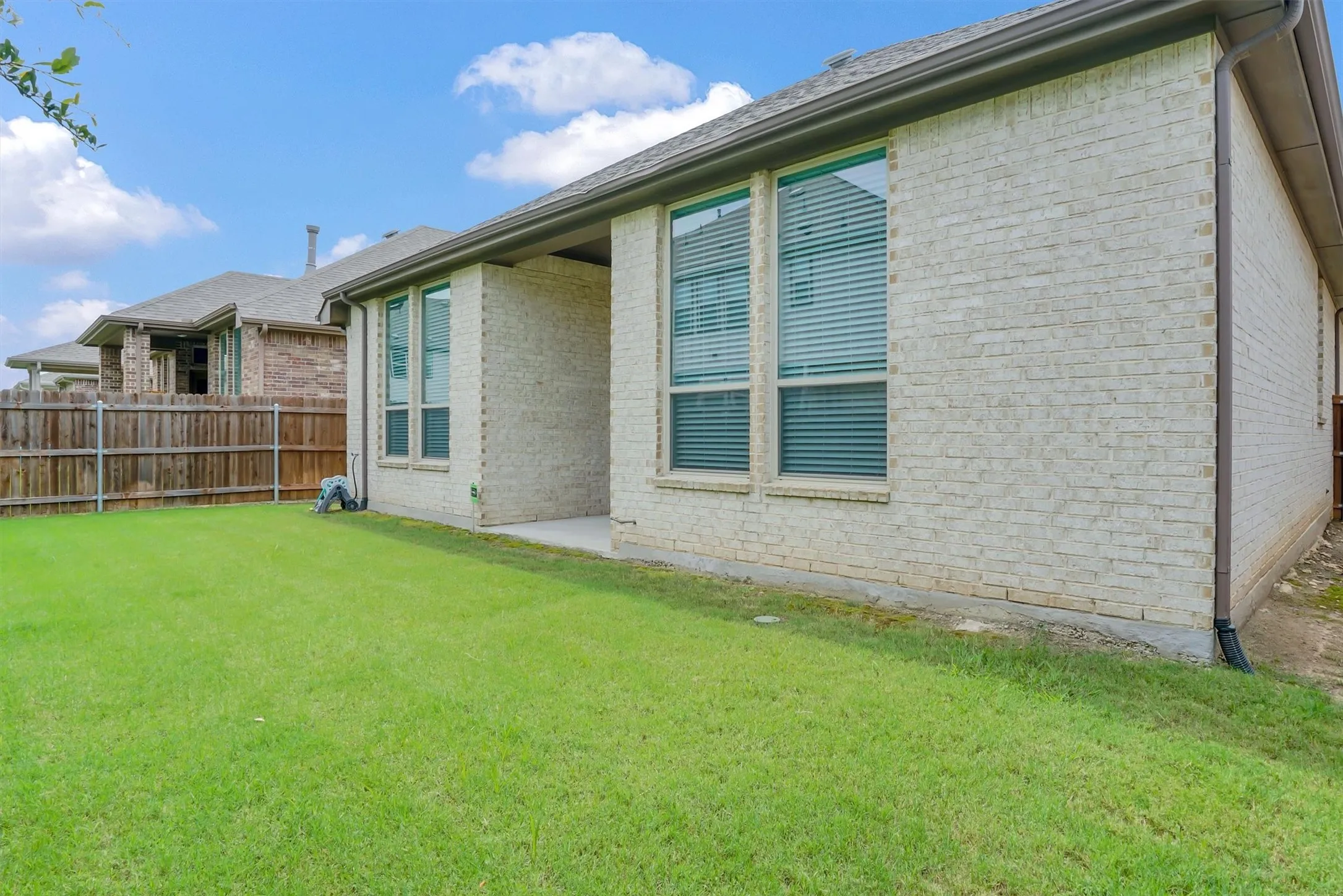 Single Family Residence For Sale in Tarrant County , 6108 Strada Cove, Fort Worth, Texas 76123, 4 Bedroom, 3 Bathroom, 2 Garage spaces, 2,130 Sqft, built in 2019, mls#21287180, Real Estate Agent in Fort Worth, Homes For Sale in Tarrant county, Homes For Sale in Fort Worth, Realtor in Fort Worth Texas, Real Estate Brokerage Independent Realty Texas, Luminita Cordes Realtor