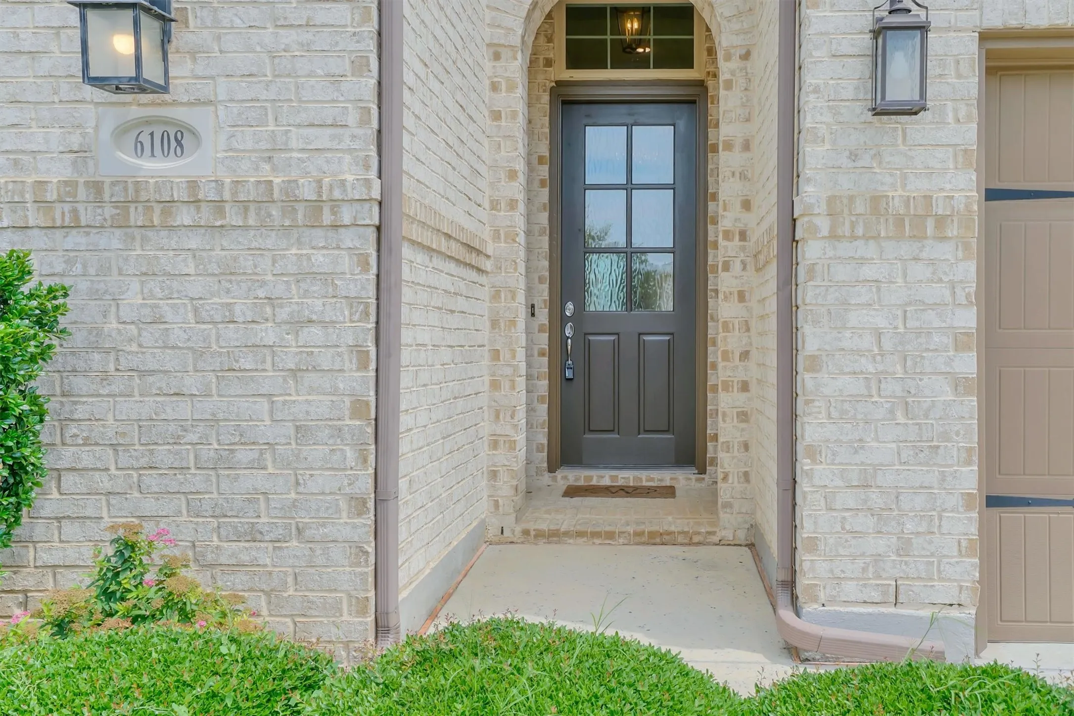 Single Family Residence For Sale in Tarrant County , 6108 Strada Cove, Fort Worth, Texas 76123, 4 Bedroom, 3 Bathroom, 2 Garage spaces, 2,130 Sqft, built in 2019, mls#21287180, Real Estate Agent in Fort Worth, Homes For Sale in Tarrant county, Homes For Sale in Fort Worth, Realtor in Fort Worth Texas, Real Estate Brokerage Independent Realty Texas, Luminita Cordes Realtor