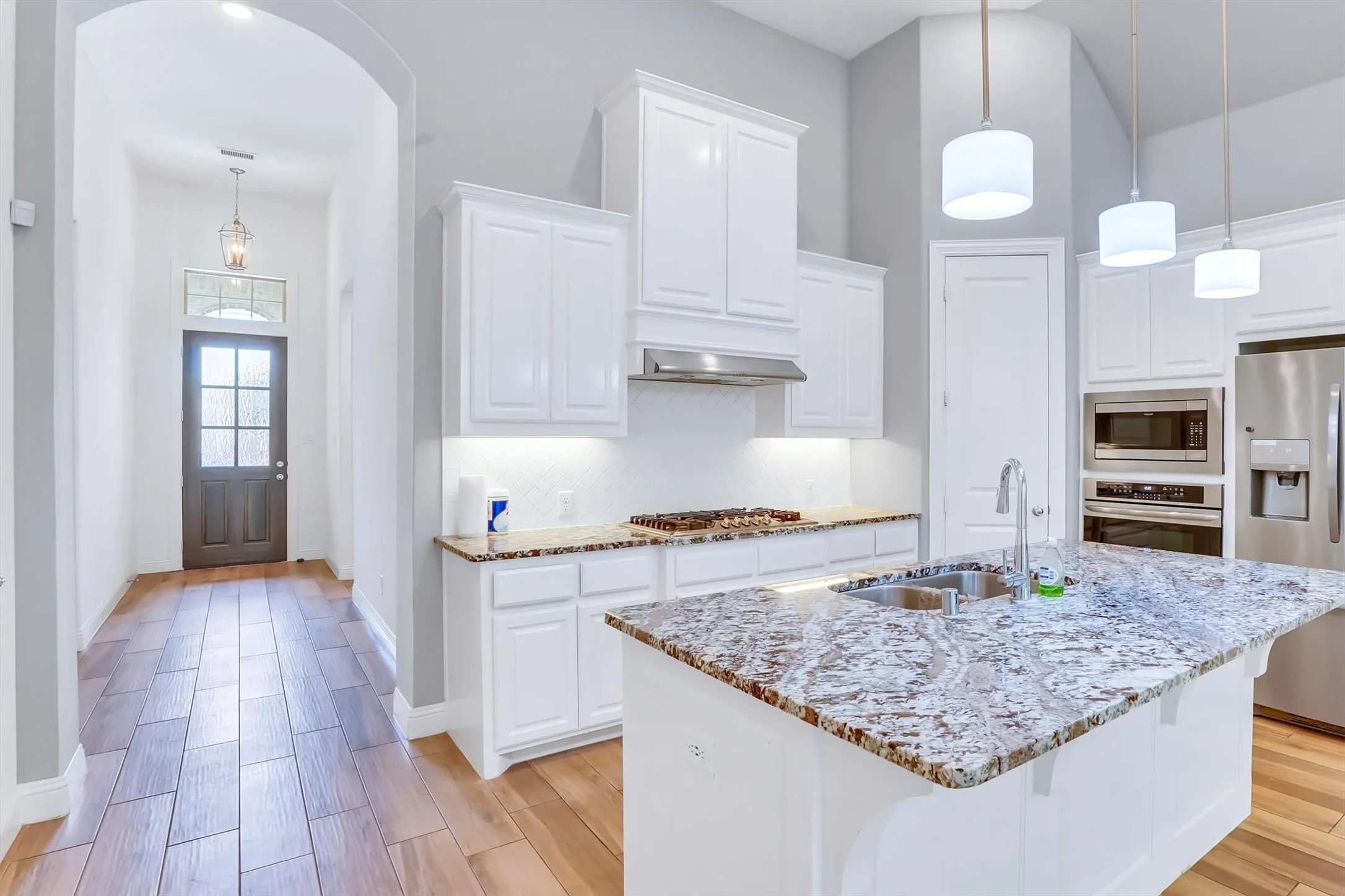 Single Family Residence For Sale in Tarrant County , 6108 Strada Cove, Fort Worth, Texas 76123, 4 Bedroom, 3 Bathroom, 2 Garage spaces, 2,130 Sqft, built in 2019, mls#21287180, Real Estate Agent in Fort Worth, Homes For Sale in Tarrant county, Homes For Sale in Fort Worth, Realtor in Fort Worth Texas, Real Estate Brokerage Independent Realty Texas, Luminita Cordes Realtor
