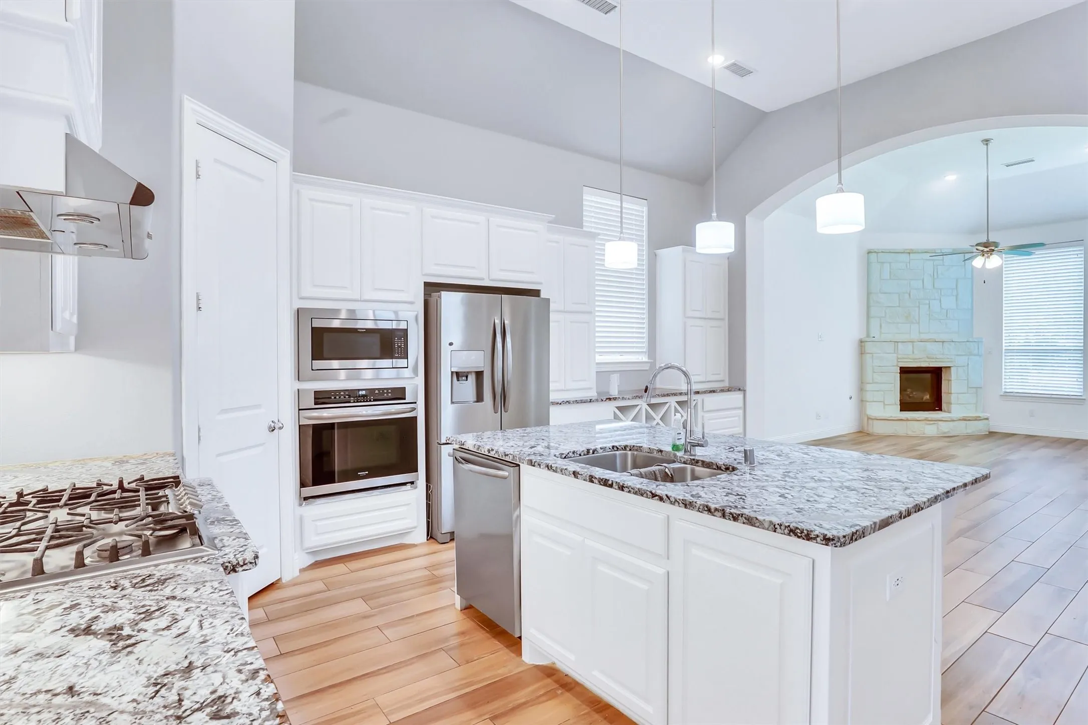 Single Family Residence For Sale in Tarrant County , 6108 Strada Cove, Fort Worth, Texas 76123, 4 Bedroom, 3 Bathroom, 2 Garage spaces, 2,130 Sqft, built in 2019, mls#21287180, Real Estate Agent in Fort Worth, Homes For Sale in Tarrant county, Homes For Sale in Fort Worth, Realtor in Fort Worth Texas, Real Estate Brokerage Independent Realty Texas, Luminita Cordes Realtor