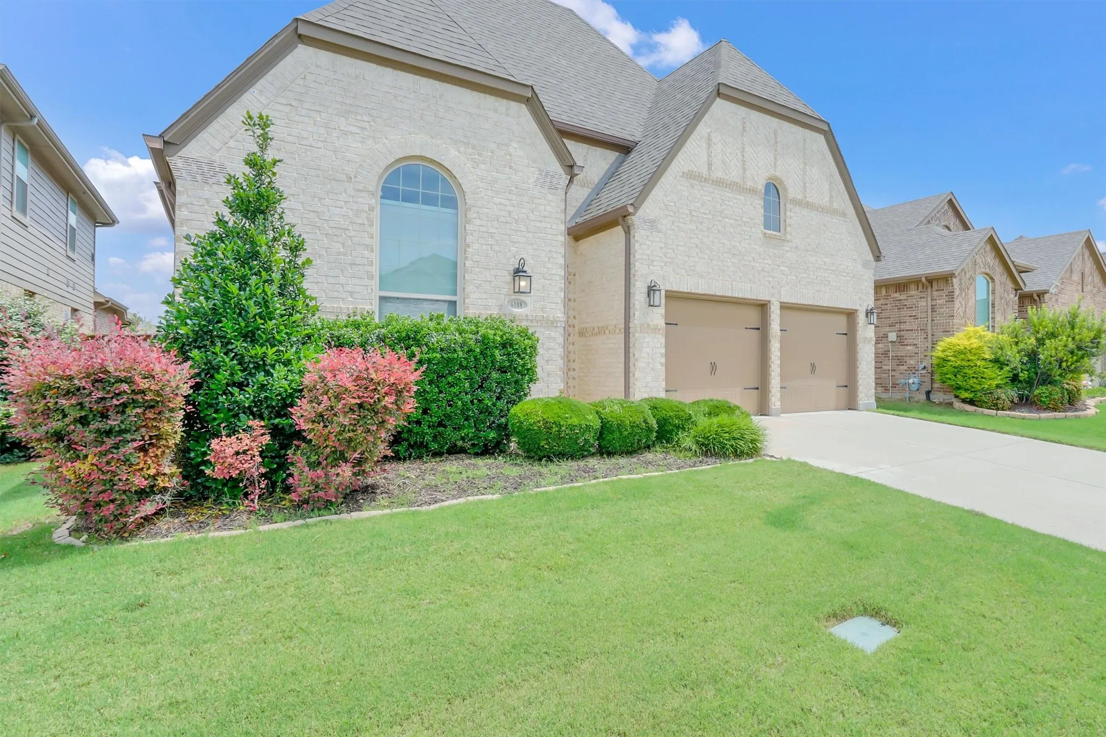 Single Family Residence For Sale in Tarrant County , 6108 Strada Cove, Fort Worth, Texas 76123, 4 Bedroom, 3 Bathroom, 2 Garage spaces, 2,130 Sqft, built in 2019, mls#21287180, Real Estate Agent in Fort Worth, Homes For Sale in Tarrant county, Homes For Sale in Fort Worth, Realtor in Fort Worth Texas, Real Estate Brokerage Independent Realty Texas, Luminita Cordes Realtor