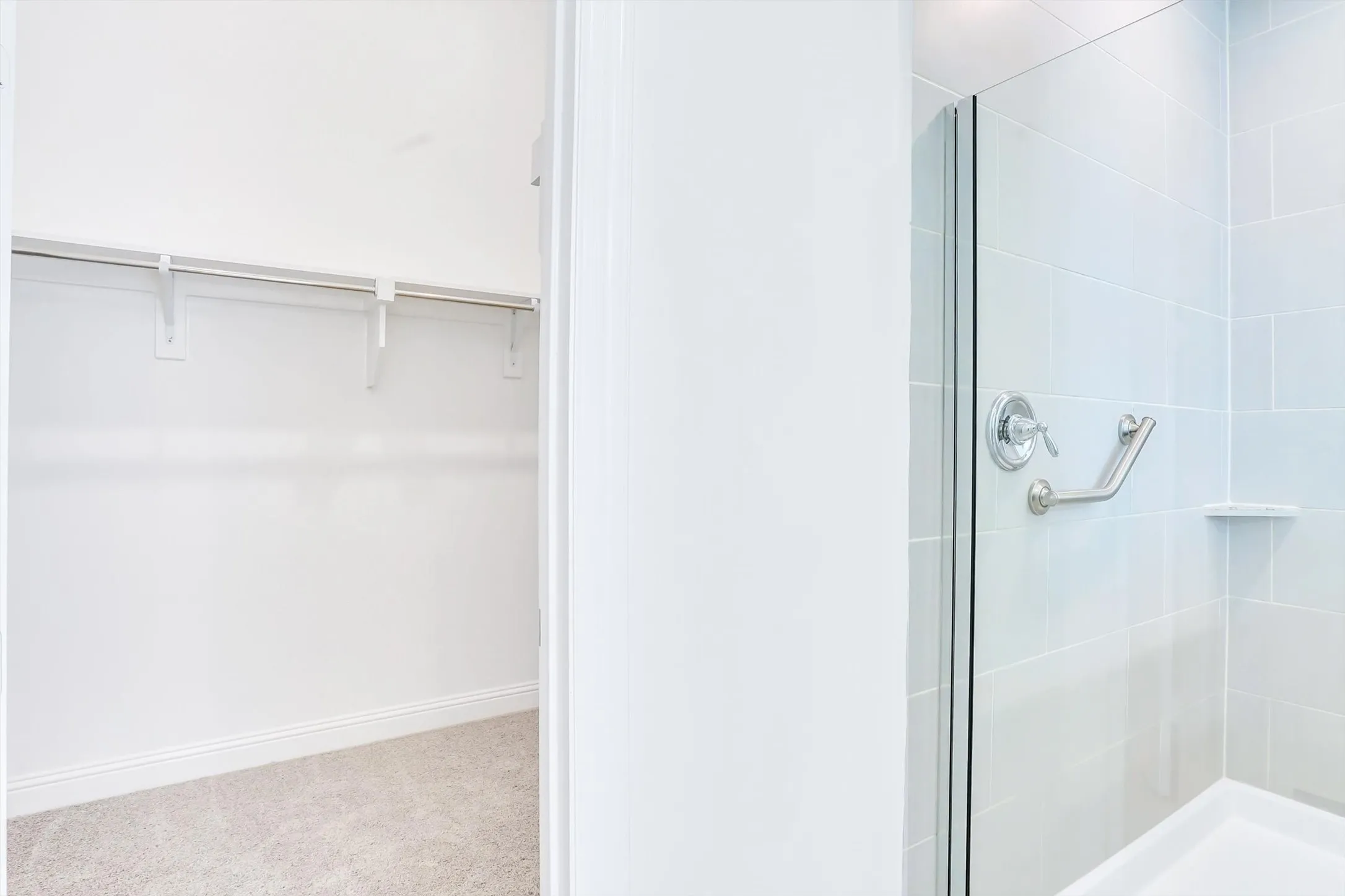 Single Family Residence For Sale in Tarrant County , 6108 Strada Cove, Fort Worth, Texas 76123, 4 Bedroom, 3 Bathroom, 2 Garage spaces, 2,130 Sqft, built in 2019, mls#21287180, Real Estate Agent in Fort Worth, Homes For Sale in Tarrant county, Homes For Sale in Fort Worth, Realtor in Fort Worth Texas, Real Estate Brokerage Independent Realty Texas, Luminita Cordes Realtor