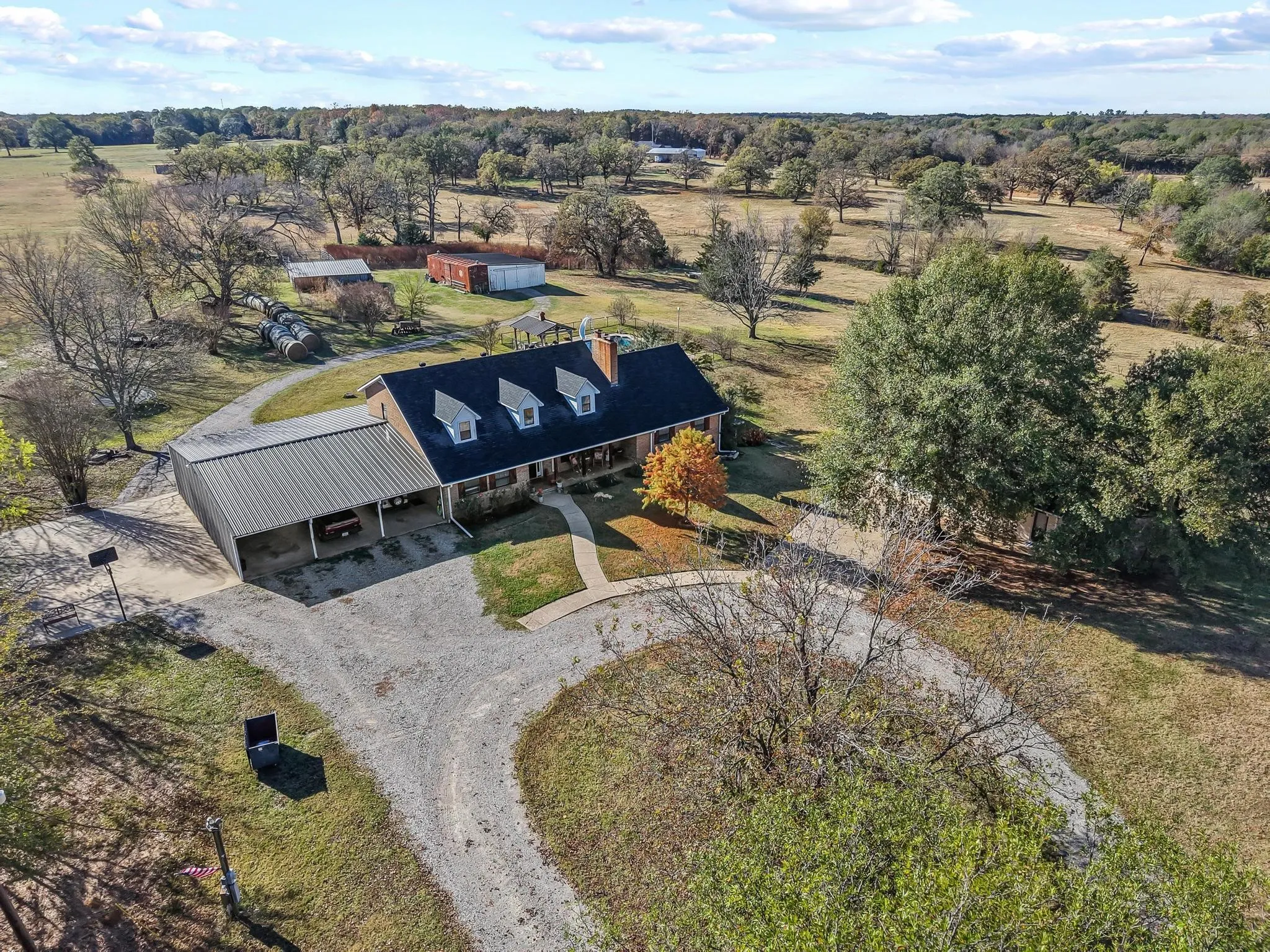 Single Family Residence For Sale in Fannin County , 2321 COUNTY ROAD 2100, Ivanhoe, Texas 75447, 6 Bedroom, 7 Bathroom, 2 Garage spaces, 5,656 Sqft, built in 1979, mls#21287182, Real Estate Agent in Ivanhoe, Homes For Sale in Fannin county, Homes For Sale in Ivanhoe, Realtor in Ivanhoe Texas, Real Estate Brokerage Independent Realty Texas, Luminita Cordes Realtor