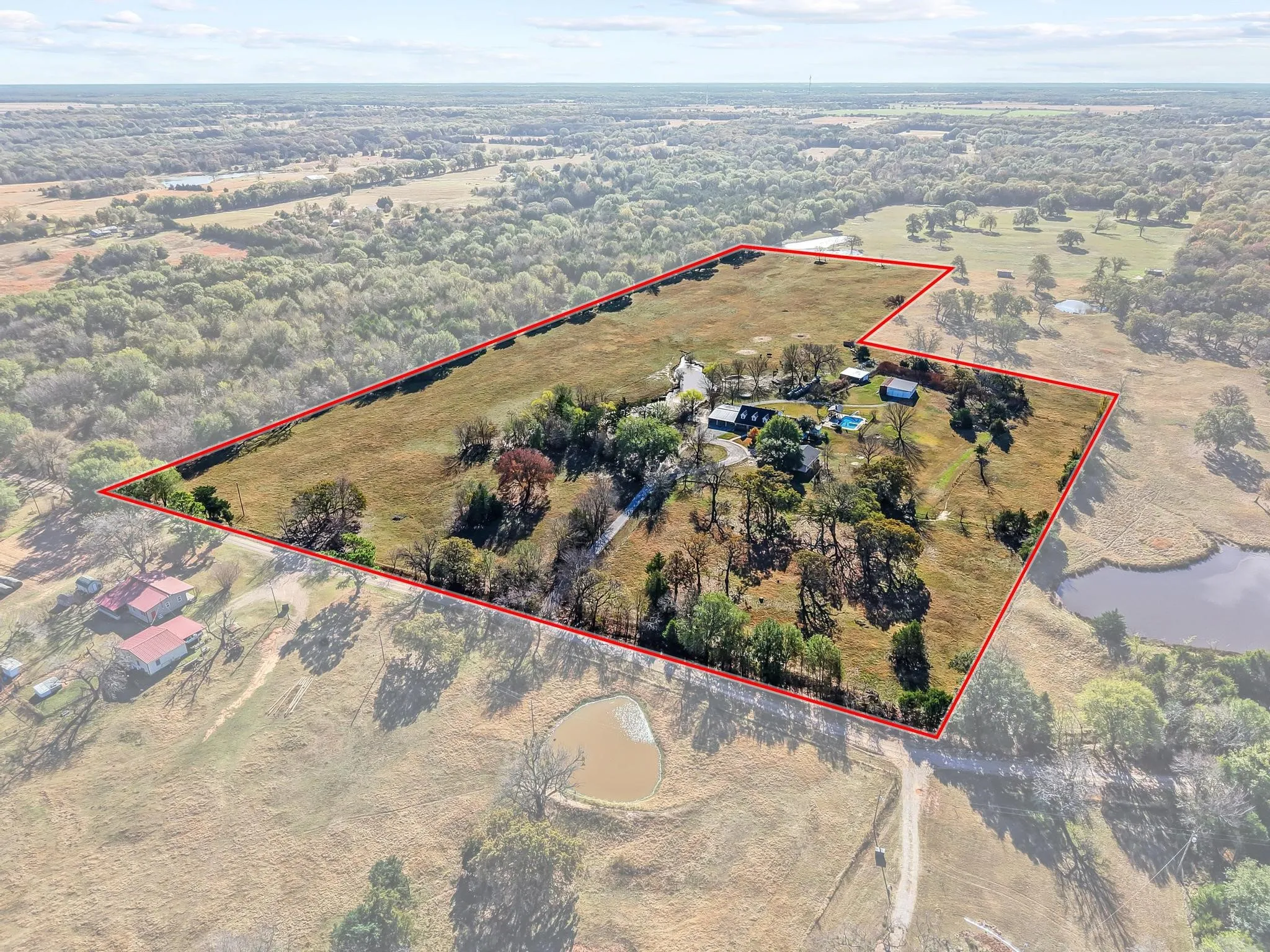 Single Family Residence For Sale in Fannin County , 2321 COUNTY ROAD 2100, Ivanhoe, Texas 75447, 6 Bedroom, 7 Bathroom, 2 Garage spaces, 5,656 Sqft, built in 1979, mls#21287182, Real Estate Agent in Ivanhoe, Homes For Sale in Fannin county, Homes For Sale in Ivanhoe, Realtor in Ivanhoe Texas, Real Estate Brokerage Independent Realty Texas, Luminita Cordes Realtor