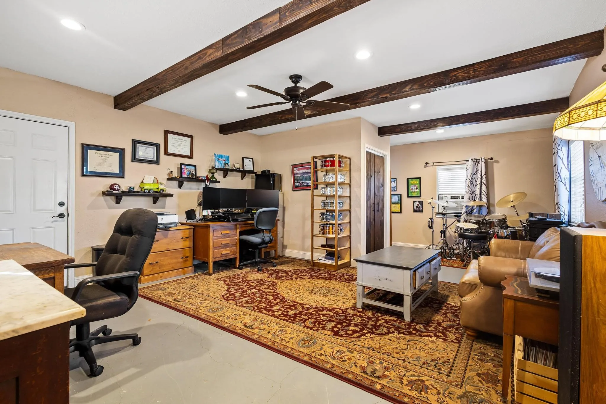 Single Family Residence For Sale in Fannin County , 2321 COUNTY ROAD 2100, Ivanhoe, Texas 75447, 6 Bedroom, 7 Bathroom, 2 Garage spaces, 5,656 Sqft, built in 1979, mls#21287182, Real Estate Agent in Ivanhoe, Homes For Sale in Fannin county, Homes For Sale in Ivanhoe, Realtor in Ivanhoe Texas, Real Estate Brokerage Independent Realty Texas, Luminita Cordes Realtor