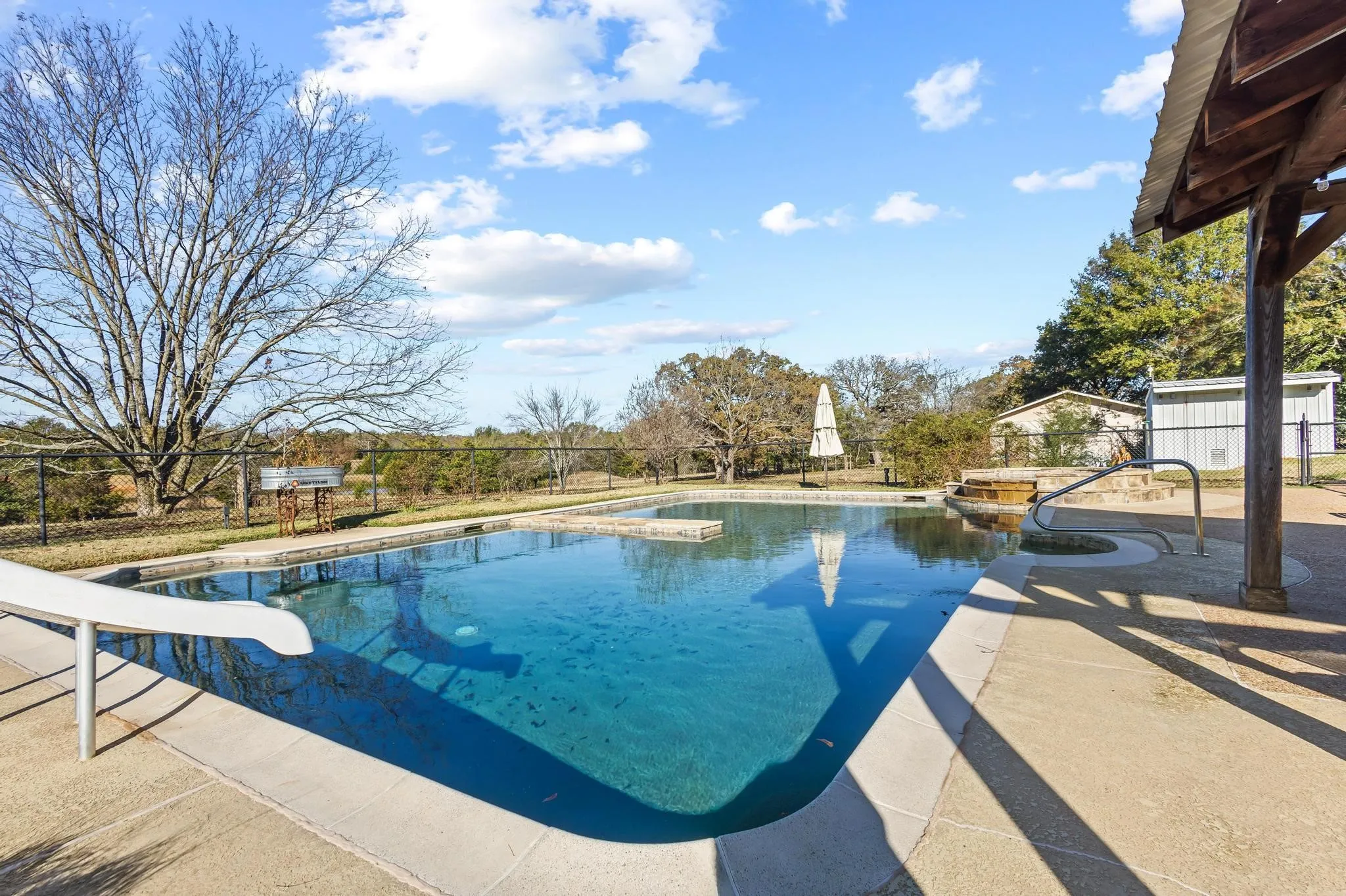 Single Family Residence For Sale in Fannin County , 2321 COUNTY ROAD 2100, Ivanhoe, Texas 75447, 6 Bedroom, 7 Bathroom, 2 Garage spaces, 5,656 Sqft, built in 1979, mls#21287182, Real Estate Agent in Ivanhoe, Homes For Sale in Fannin county, Homes For Sale in Ivanhoe, Realtor in Ivanhoe Texas, Real Estate Brokerage Independent Realty Texas, Luminita Cordes Realtor