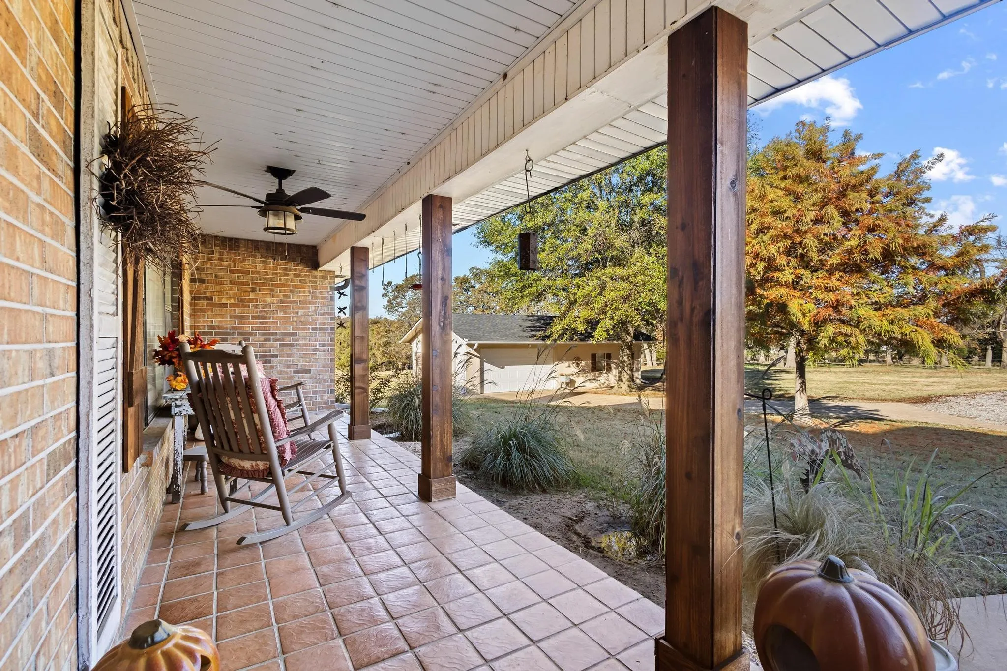 Single Family Residence For Sale in Fannin County , 2321 COUNTY ROAD 2100, Ivanhoe, Texas 75447, 6 Bedroom, 7 Bathroom, 2 Garage spaces, 5,656 Sqft, built in 1979, mls#21287182, Real Estate Agent in Ivanhoe, Homes For Sale in Fannin county, Homes For Sale in Ivanhoe, Realtor in Ivanhoe Texas, Real Estate Brokerage Independent Realty Texas, Luminita Cordes Realtor