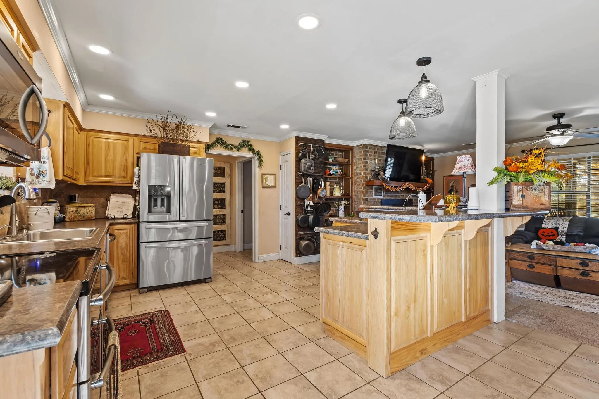 Single Family Residence For Sale in Fannin County , 2321 COUNTY ROAD 2100, Ivanhoe, Texas 75447, 6 Bedroom, 7 Bathroom, 2 Garage spaces, 5,656 Sqft, built in 1979, mls#21287182, Real Estate Agent in Ivanhoe, Homes For Sale in Fannin county, Homes For Sale in Ivanhoe, Realtor in Ivanhoe Texas, Real Estate Brokerage Independent Realty Texas, Luminita Cordes Realtor