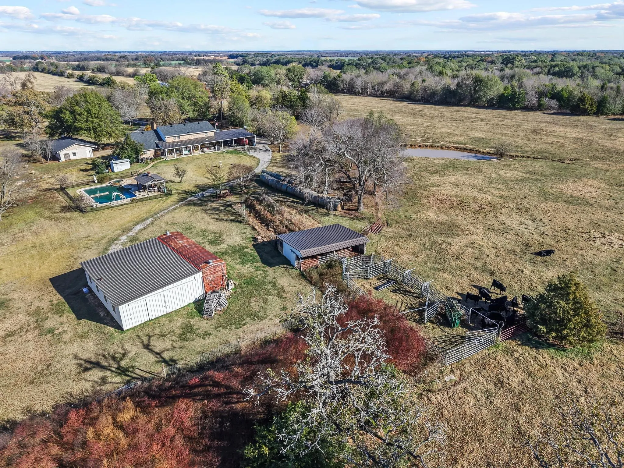 Single Family Residence For Sale in Fannin County , 2321 COUNTY ROAD 2100, Ivanhoe, Texas 75447, 6 Bedroom, 7 Bathroom, 2 Garage spaces, 5,656 Sqft, built in 1979, mls#21287182, Real Estate Agent in Ivanhoe, Homes For Sale in Fannin county, Homes For Sale in Ivanhoe, Realtor in Ivanhoe Texas, Real Estate Brokerage Independent Realty Texas, Luminita Cordes Realtor