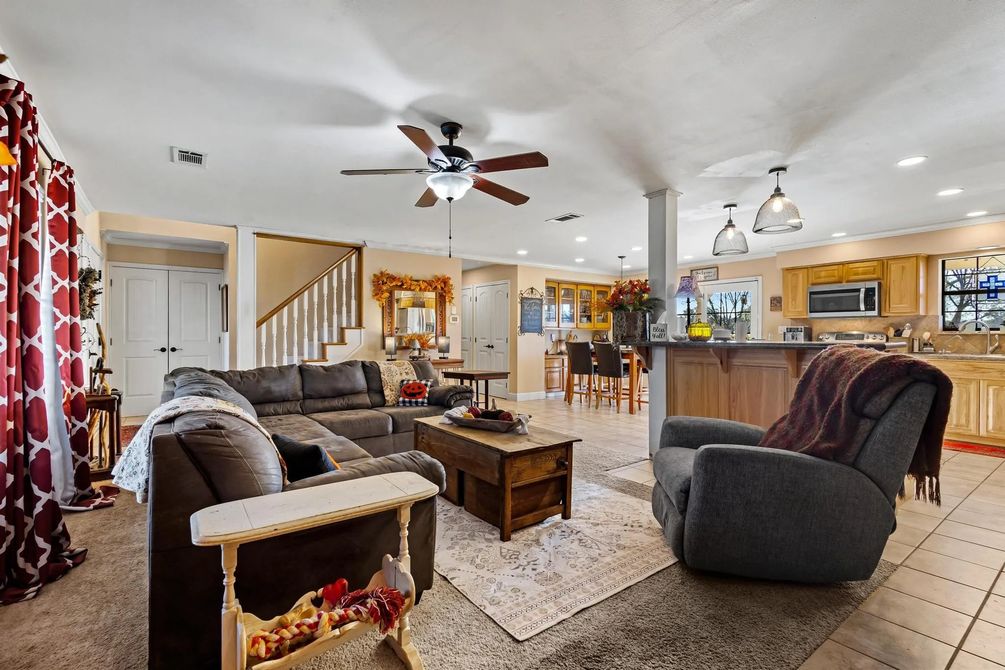 Single Family Residence For Sale in Fannin County , 2321 COUNTY ROAD 2100, Ivanhoe, Texas 75447, 6 Bedroom, 7 Bathroom, 2 Garage spaces, 5,656 Sqft, built in 1979, mls#21287182, Real Estate Agent in Ivanhoe, Homes For Sale in Fannin county, Homes For Sale in Ivanhoe, Realtor in Ivanhoe Texas, Real Estate Brokerage Independent Realty Texas, Luminita Cordes Realtor