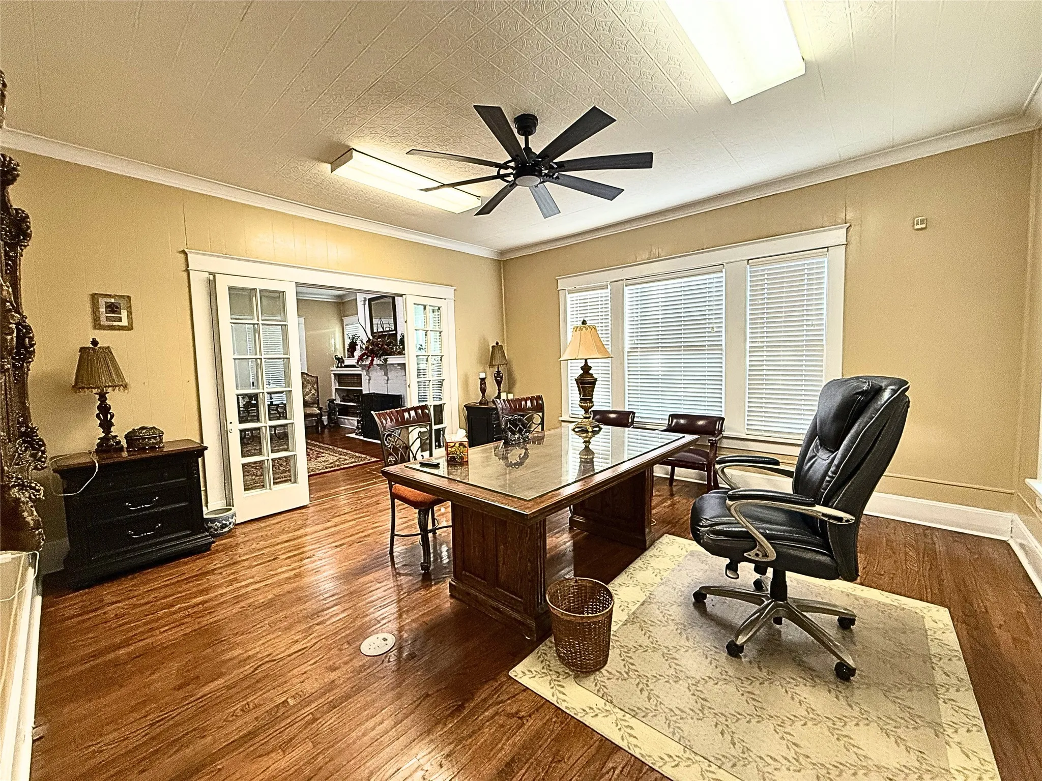 Office For Rent in Navarro County , 806 W 7th Avenue, Corsicana, Texas 75110, 0, 0, Garage spaces, 0 Sqft, built in 1914, Price $2,500, mls#21287024, Real Estate Agent in Corsicana, Homes For Rent in Navarro county, Homes For Rent in Corsicana, Realtor in Corsicana Texas, Real Estate Brokerage Independent Realty Texas, Luminita Cordes Realtor