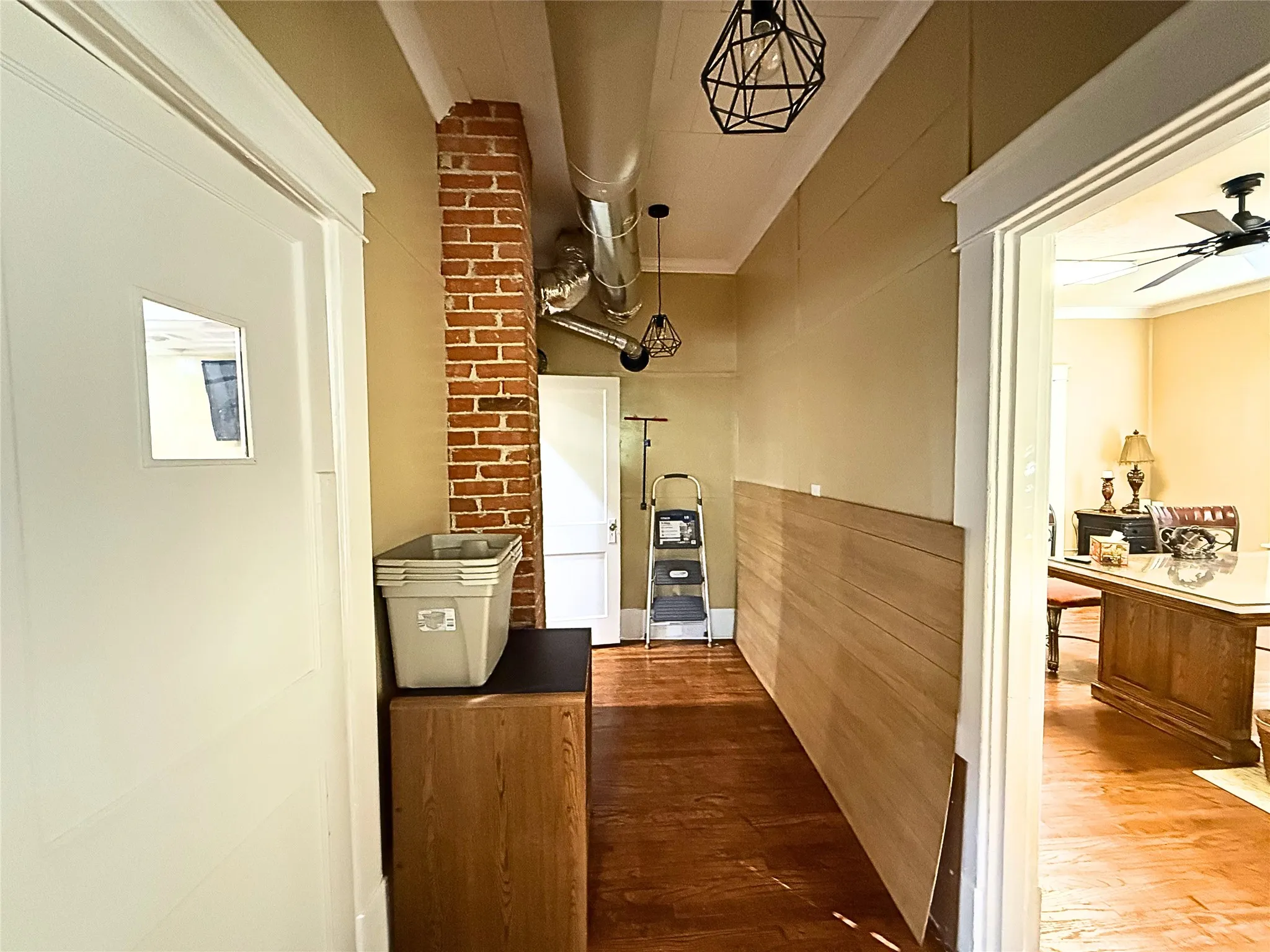 Office For Rent in Navarro County , 806 W 7th Avenue, Corsicana, Texas 75110, 0, 0, Garage spaces, 0 Sqft, built in 1914, Price $2,500, mls#21287024, Real Estate Agent in Corsicana, Homes For Rent in Navarro county, Homes For Rent in Corsicana, Realtor in Corsicana Texas, Real Estate Brokerage Independent Realty Texas, Luminita Cordes Realtor