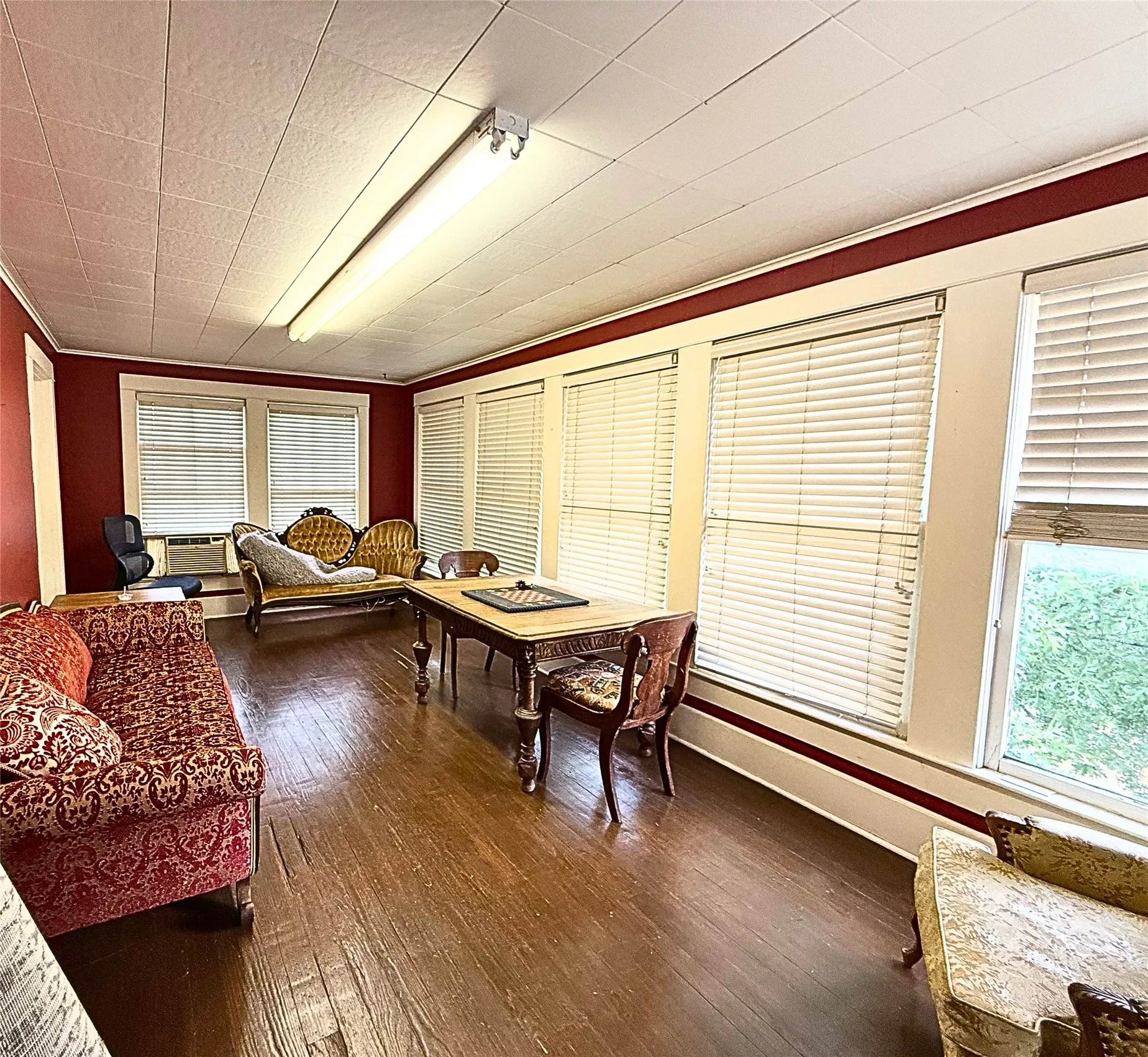 Office For Rent in Navarro County , 806 W 7th Avenue, Corsicana, Texas 75110, 0, 0, Garage spaces, 0 Sqft, built in 1914, Price $2,500, mls#21287024, Real Estate Agent in Corsicana, Homes For Rent in Navarro county, Homes For Rent in Corsicana, Realtor in Corsicana Texas, Real Estate Brokerage Independent Realty Texas, Luminita Cordes Realtor