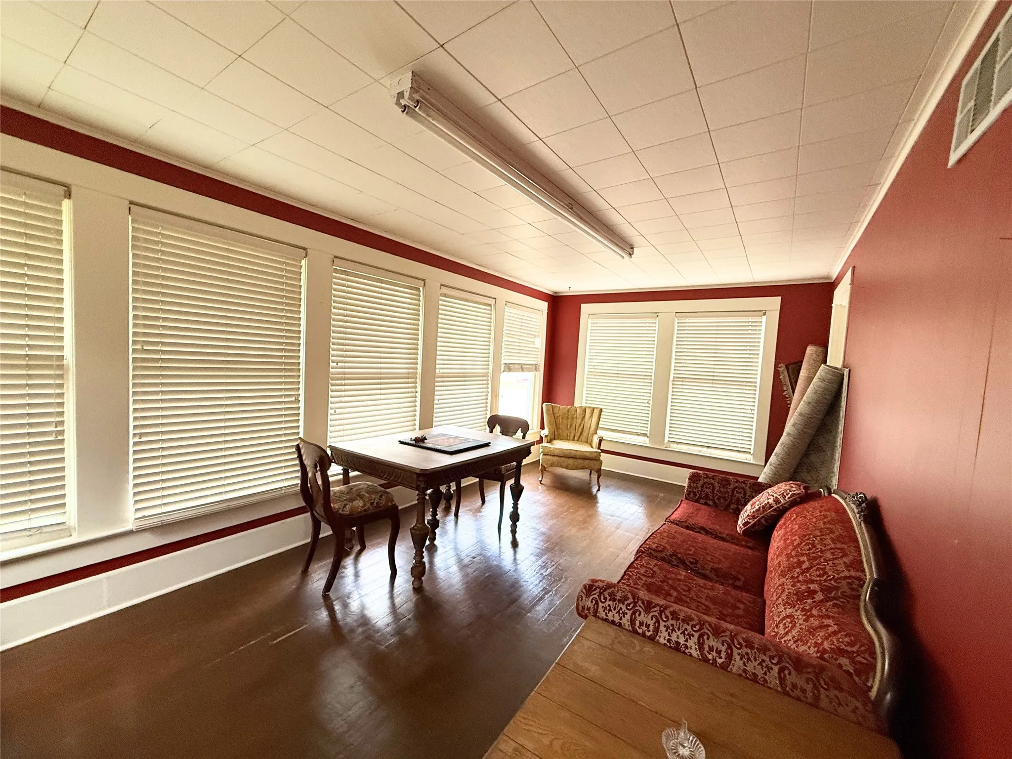 Office For Rent in Navarro County , 806 W 7th Avenue, Corsicana, Texas 75110, 0, 0, Garage spaces, 0 Sqft, built in 1914, Price $2,500, mls#21287024, Real Estate Agent in Corsicana, Homes For Rent in Navarro county, Homes For Rent in Corsicana, Realtor in Corsicana Texas, Real Estate Brokerage Independent Realty Texas, Luminita Cordes Realtor
