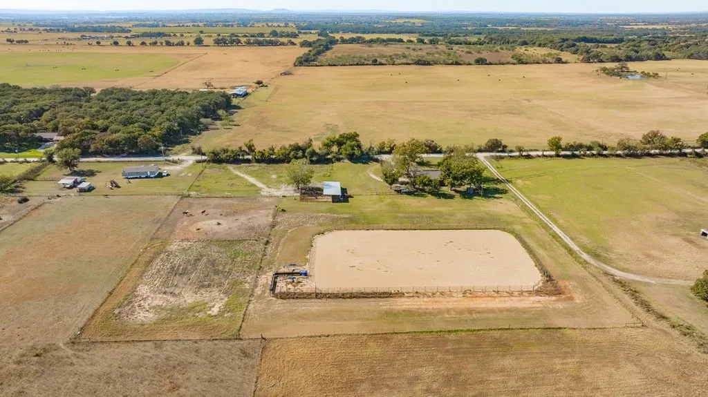 Single Family Residence For Sale in Comanche County , 551 County Road 416, Comanche, Texas 76442, 4 Bedroom, 2 Bathroom, Garage spaces, 1,864 Sqft, built in 1967, mls#21287127, Real Estate Agent in Comanche, Homes For Sale in Comanche county, Homes For Sale in Comanche, Realtor in Comanche Texas, Real Estate Brokerage Independent Realty Texas, Luminita Cordes Realtor