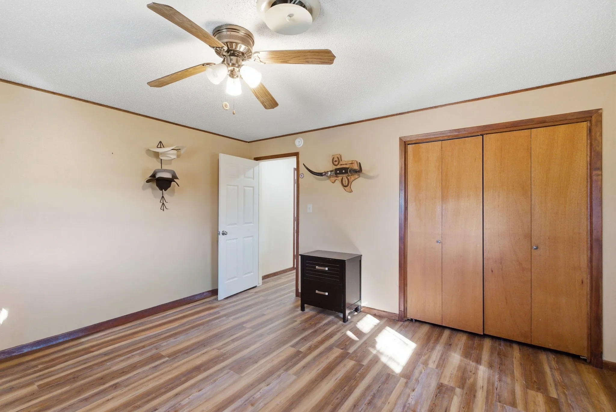 Single Family Residence For Sale in Comanche County , 551 County Road 416, Comanche, Texas 76442, 4 Bedroom, 2 Bathroom, Garage spaces, 1,864 Sqft, built in 1967, mls#21287127, Real Estate Agent in Comanche, Homes For Sale in Comanche county, Homes For Sale in Comanche, Realtor in Comanche Texas, Real Estate Brokerage Independent Realty Texas, Luminita Cordes Realtor