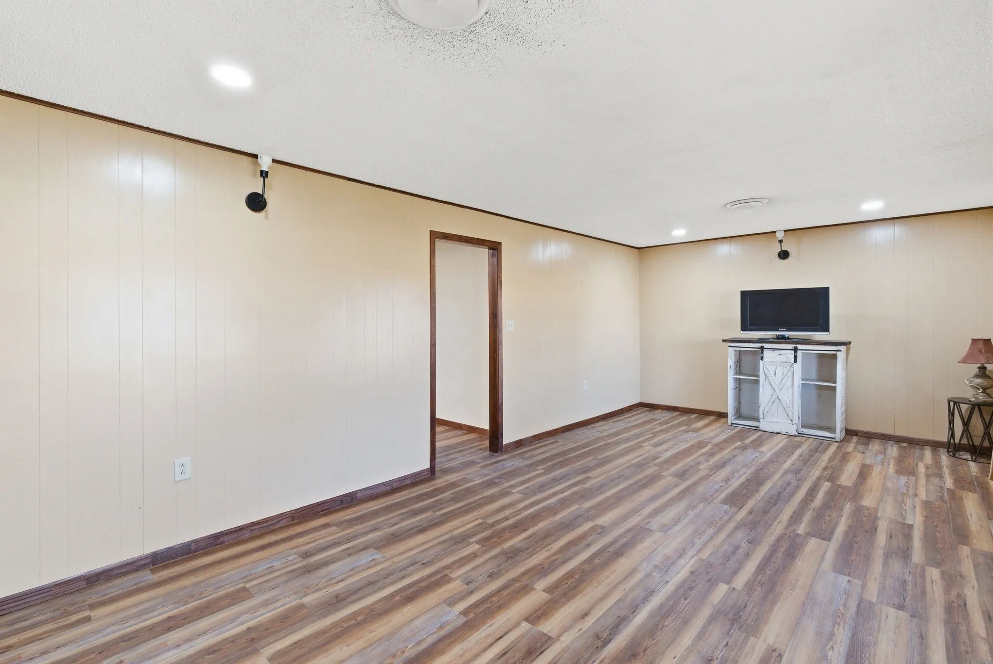 Single Family Residence For Sale in Comanche County , 551 County Road 416, Comanche, Texas 76442, 4 Bedroom, 2 Bathroom, Garage spaces, 1,864 Sqft, built in 1967, mls#21287127, Real Estate Agent in Comanche, Homes For Sale in Comanche county, Homes For Sale in Comanche, Realtor in Comanche Texas, Real Estate Brokerage Independent Realty Texas, Luminita Cordes Realtor