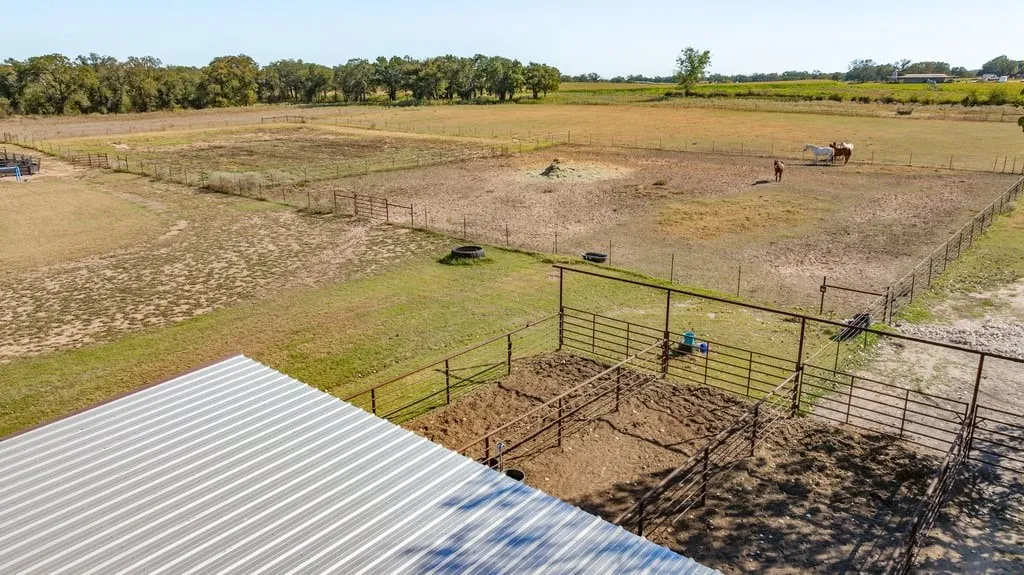 Single Family Residence For Sale in Comanche County , 551 County Road 416, Comanche, Texas 76442, 4 Bedroom, 2 Bathroom, Garage spaces, 1,864 Sqft, built in 1967, mls#21287127, Real Estate Agent in Comanche, Homes For Sale in Comanche county, Homes For Sale in Comanche, Realtor in Comanche Texas, Real Estate Brokerage Independent Realty Texas, Luminita Cordes Realtor