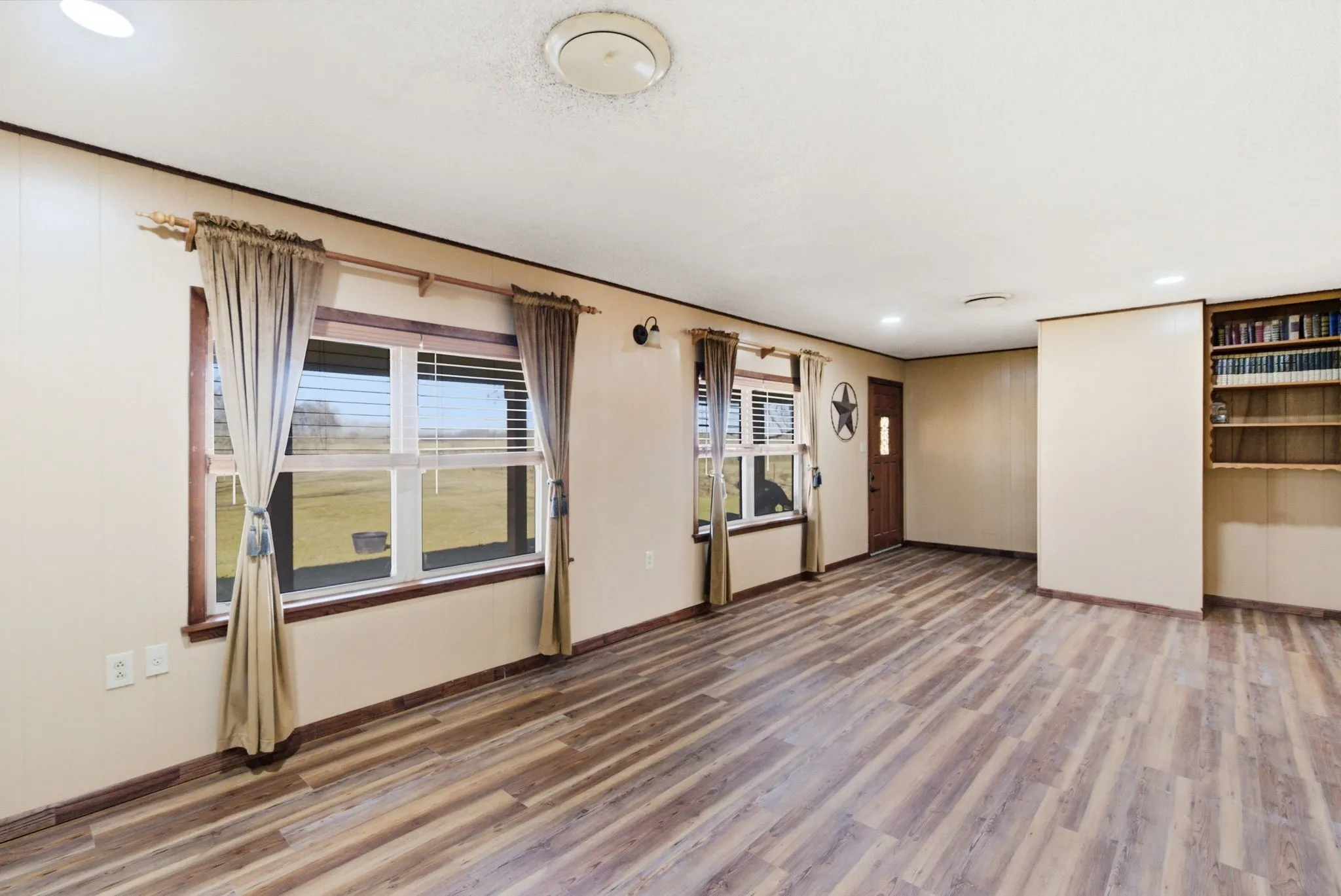 Single Family Residence For Sale in Comanche County , 551 County Road 416, Comanche, Texas 76442, 4 Bedroom, 2 Bathroom, Garage spaces, 1,864 Sqft, built in 1967, mls#21287127, Real Estate Agent in Comanche, Homes For Sale in Comanche county, Homes For Sale in Comanche, Realtor in Comanche Texas, Real Estate Brokerage Independent Realty Texas, Luminita Cordes Realtor