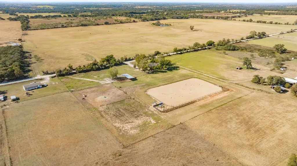 Single Family Residence For Sale in Comanche County , 551 County Road 416, Comanche, Texas 76442, 4 Bedroom, 2 Bathroom, Garage spaces, 1,864 Sqft, built in 1967, mls#21287127, Real Estate Agent in Comanche, Homes For Sale in Comanche county, Homes For Sale in Comanche, Realtor in Comanche Texas, Real Estate Brokerage Independent Realty Texas, Luminita Cordes Realtor