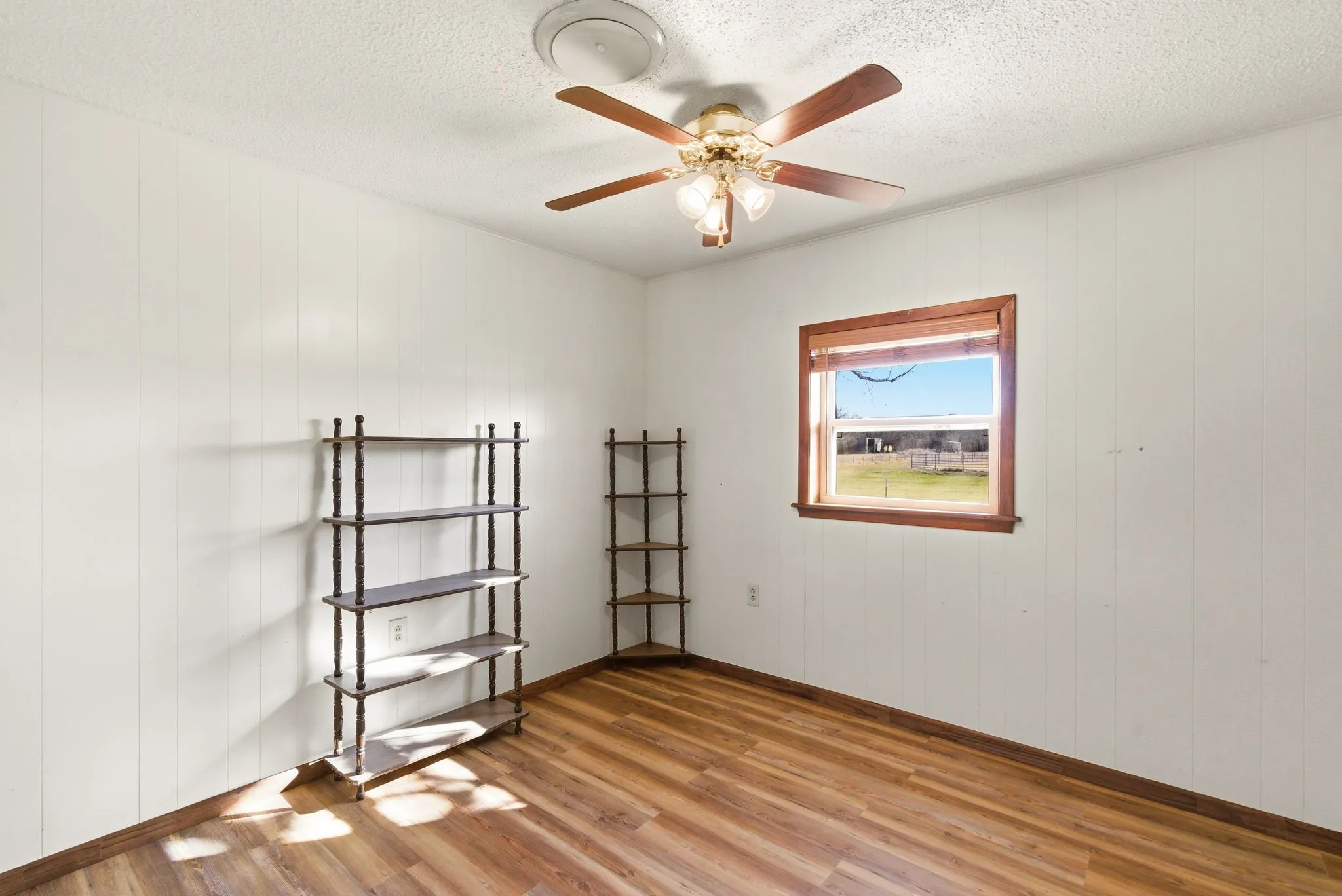 Single Family Residence For Sale in Comanche County , 551 County Road 416, Comanche, Texas 76442, 4 Bedroom, 2 Bathroom, Garage spaces, 1,864 Sqft, built in 1967, mls#21287127, Real Estate Agent in Comanche, Homes For Sale in Comanche county, Homes For Sale in Comanche, Realtor in Comanche Texas, Real Estate Brokerage Independent Realty Texas, Luminita Cordes Realtor