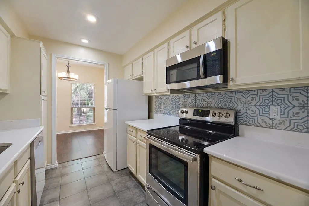 Single Family Residence For Sale in Dallas County , 8600 Coppertowne Lane 1901, Dallas, Texas 75243, 2 Bedrooms, 2 Bathrooms, Garage spaces, 968 Sqft, built in 1984, Price $219,999, mls#21285166, Real Estate Agent in Dallas, Homes For Sale in Dallas county, Homes For Sale in Dallas, Realtor in Dallas Texas, Real Estate Brokerage Independent Realty Texas, Luminita Cordes Realtor