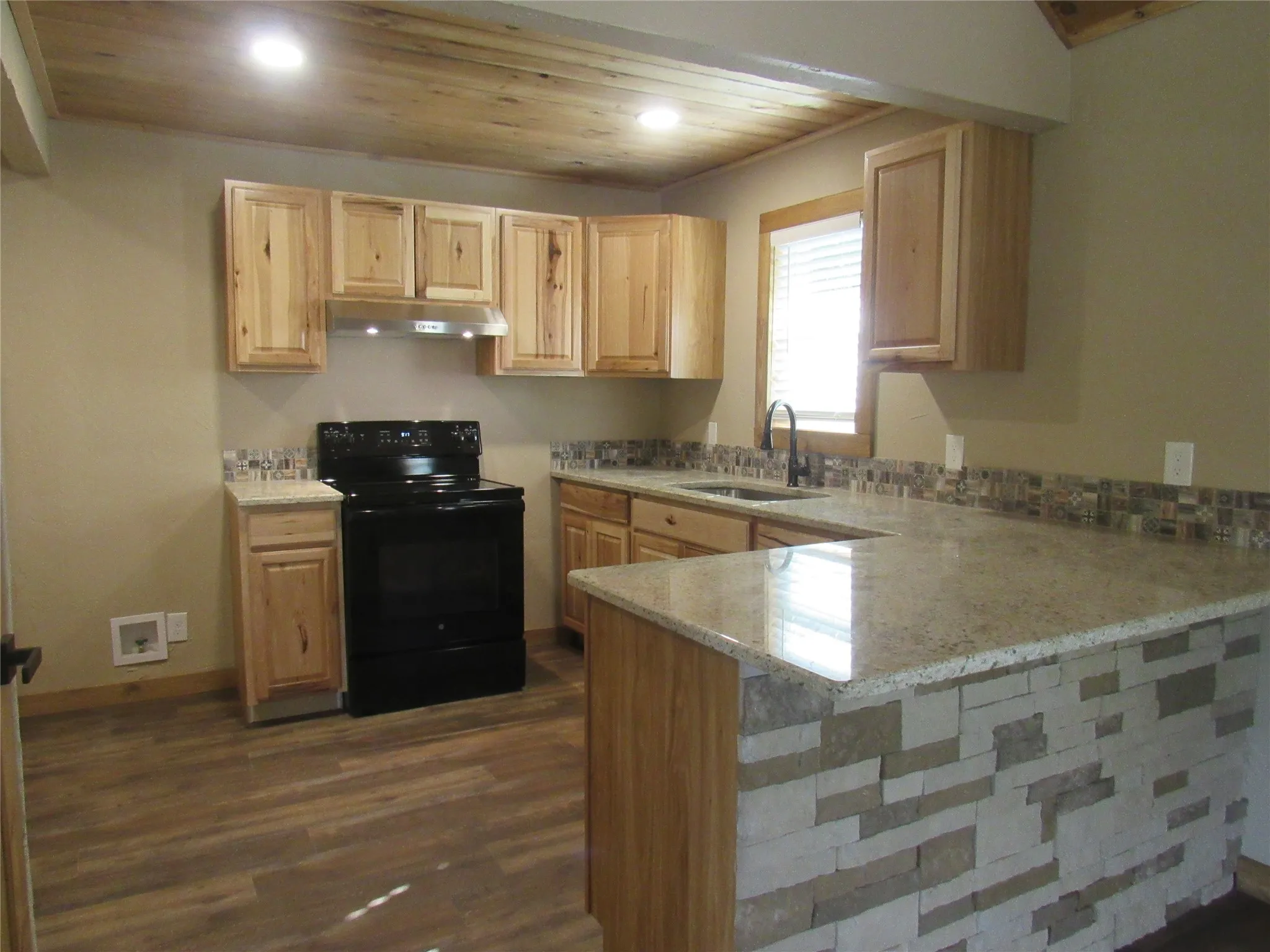 Single Family Residence For Sale in Cooke County , 391 County Road 147, Gainesville, Texas 76240, 2 Bedroom, 2 Bathroom, Garage spaces, 1,100 Sqft, built in 2024, mls#21286584, Real Estate Agent in Gainesville, Homes For Sale in Cooke county, Homes For Sale in Gainesville, Realtor in Gainesville Texas, Real Estate Brokerage Independent Realty Texas, Luminita Cordes Realtor