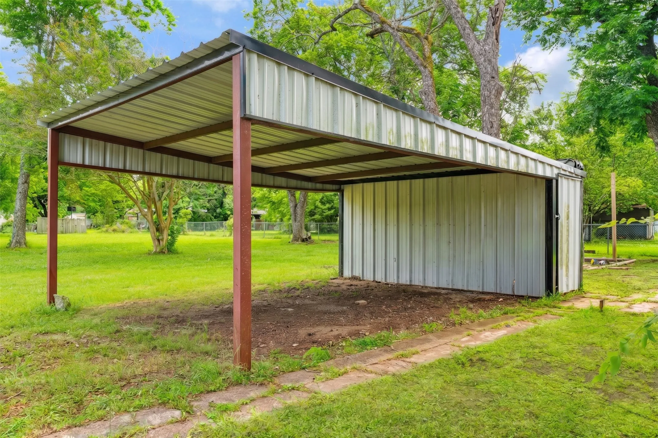 Single Family Residence For Sale in Lamar County , 403 Monroe, Deport, Texas 75434, 3 Bedrooms, 2 Bathrooms, Garage spaces, 1,272 Sqft, built in 0, Price $147,000, mls#21286959, Real Estate Agent in Deport, Homes For Sale in Lamar county, Homes For Sale in Deport, Realtor in Deport Texas, Real Estate Brokerage Independent Realty Texas, Luminita Cordes Realtor