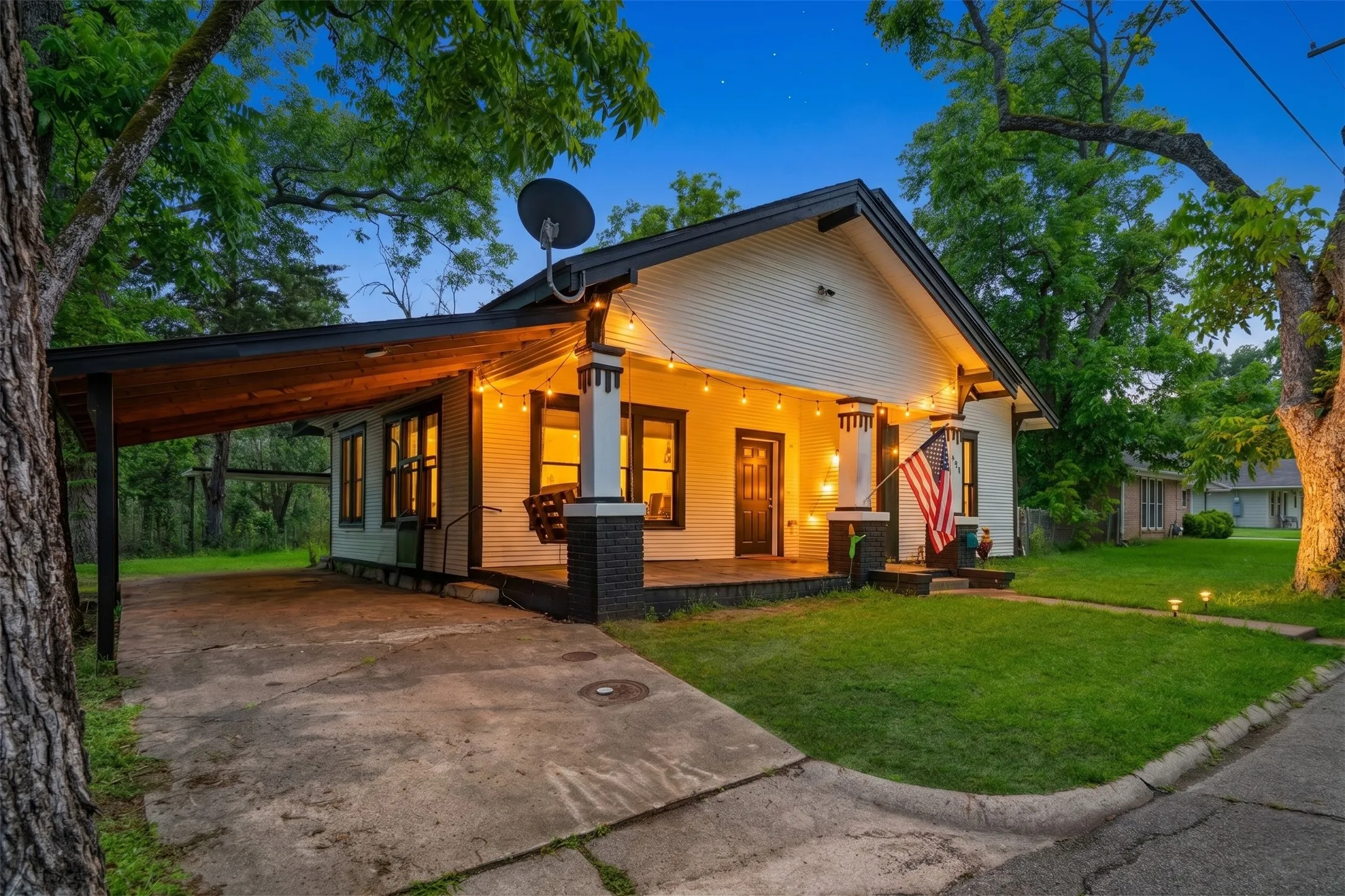 Single Family Residence For Sale in Lamar County , 403 Monroe, Deport, Texas 75434, 3 Bedrooms, 2 Bathrooms, Garage spaces, 1,272 Sqft, built in 0, Price $147,000, mls#21286959, Real Estate Agent in Deport, Homes For Sale in Lamar county, Homes For Sale in Deport, Realtor in Deport Texas, Real Estate Brokerage Independent Realty Texas, Luminita Cordes Realtor