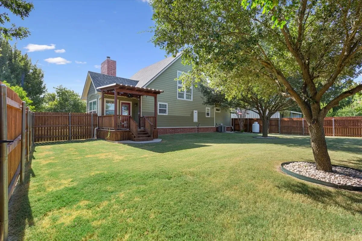 Single Family Residence For Sale in Mc Lennan County , 744 N Old Robinson Road, Robinson, Texas 76706, 3 Bedroom, 3 Bathroom, Garage spaces, 1,735 Sqft, built in 2010, mls#21286083, Real Estate Agent in Robinson, Homes For Sale in Mc Lennan county, Homes For Sale in Robinson, Realtor in Robinson Texas, Real Estate Brokerage Independent Realty Texas, Luminita Cordes Realtor