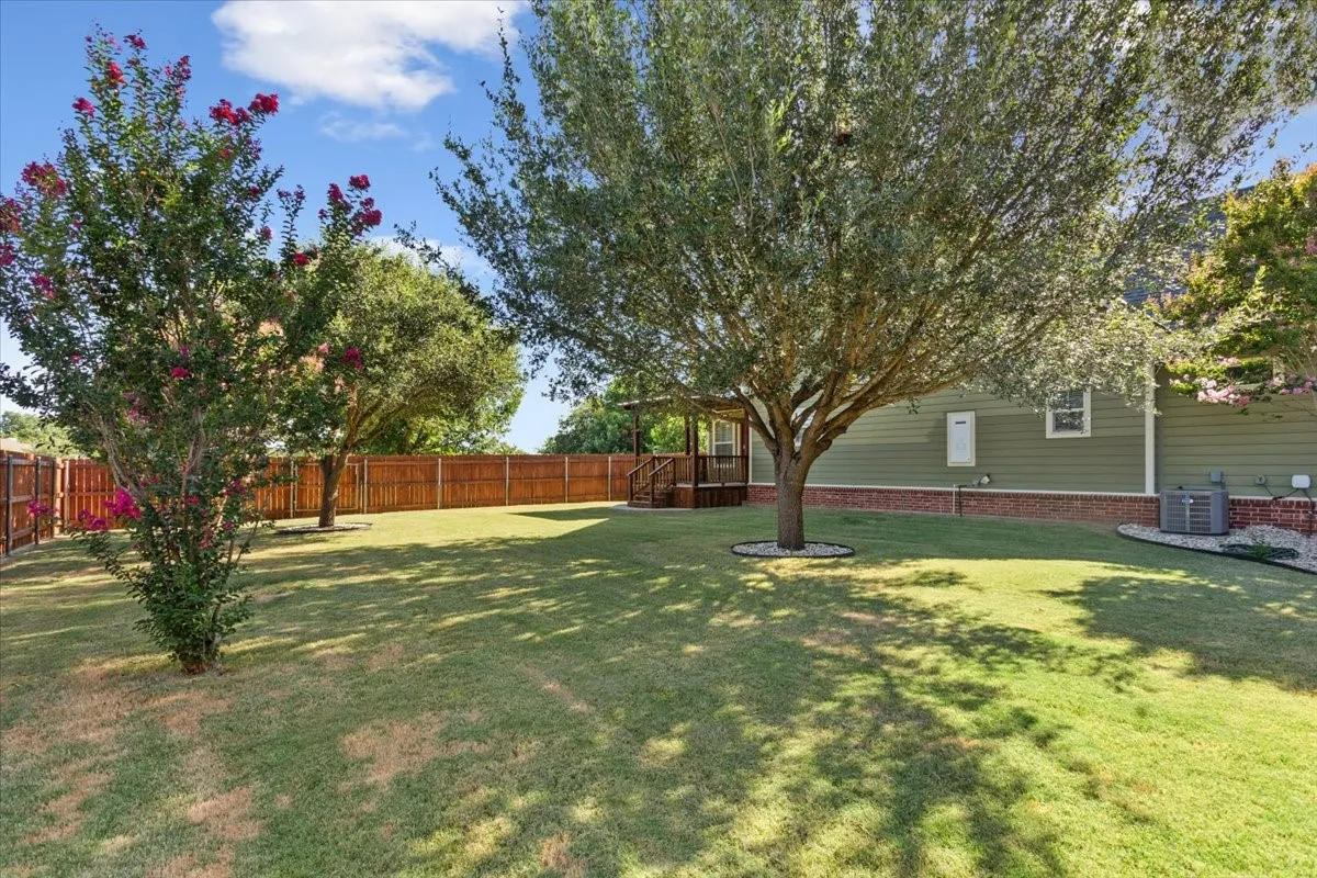 Single Family Residence For Sale in Mc Lennan County , 744 N Old Robinson Road, Robinson, Texas 76706, 3 Bedroom, 3 Bathroom, Garage spaces, 1,735 Sqft, built in 2010, mls#21286083, Real Estate Agent in Robinson, Homes For Sale in Mc Lennan county, Homes For Sale in Robinson, Realtor in Robinson Texas, Real Estate Brokerage Independent Realty Texas, Luminita Cordes Realtor