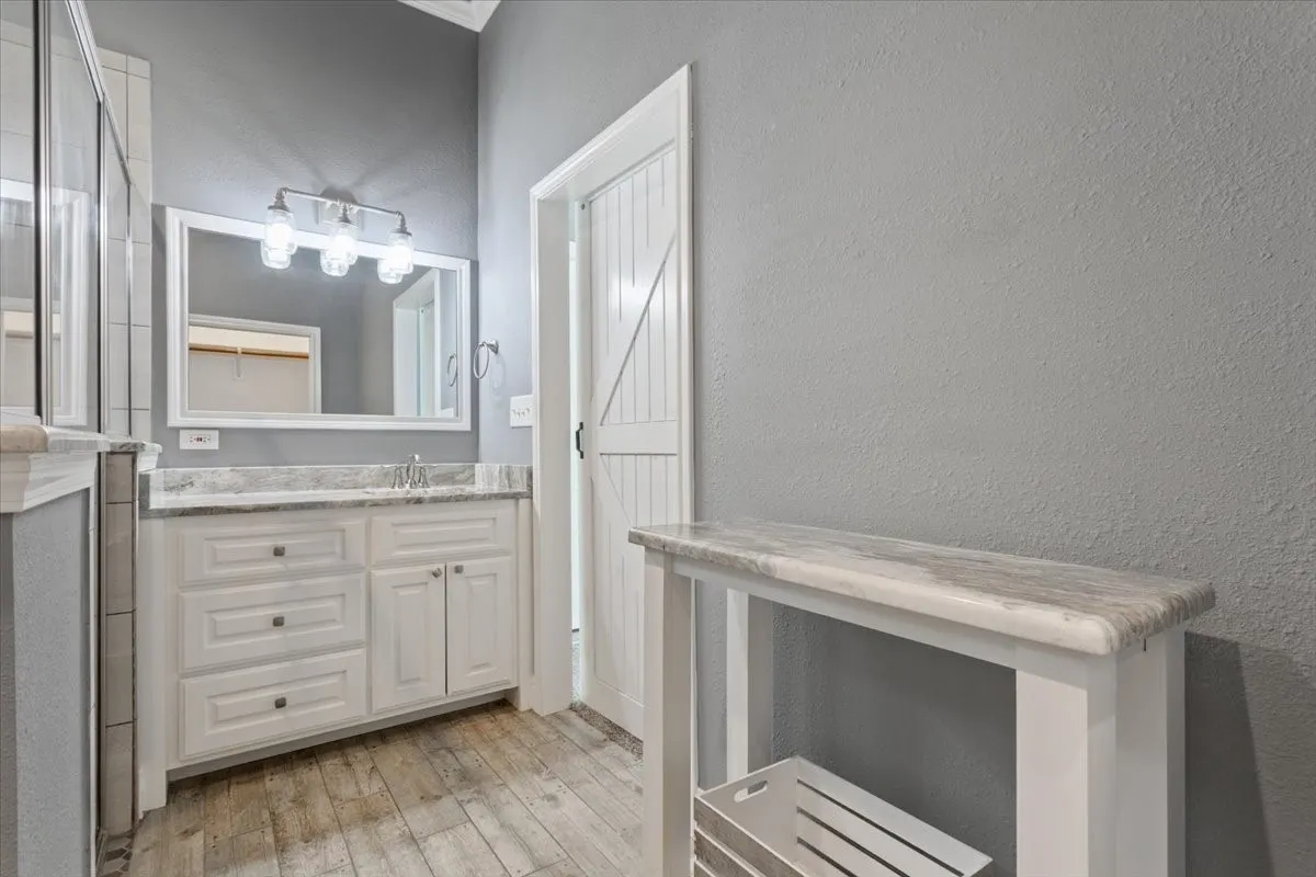 Single Family Residence For Sale in Mc Lennan County , 744 N Old Robinson Road, Robinson, Texas 76706, 3 Bedroom, 3 Bathroom, Garage spaces, 1,735 Sqft, built in 2010, mls#21286083, Real Estate Agent in Robinson, Homes For Sale in Mc Lennan county, Homes For Sale in Robinson, Realtor in Robinson Texas, Real Estate Brokerage Independent Realty Texas, Luminita Cordes Realtor