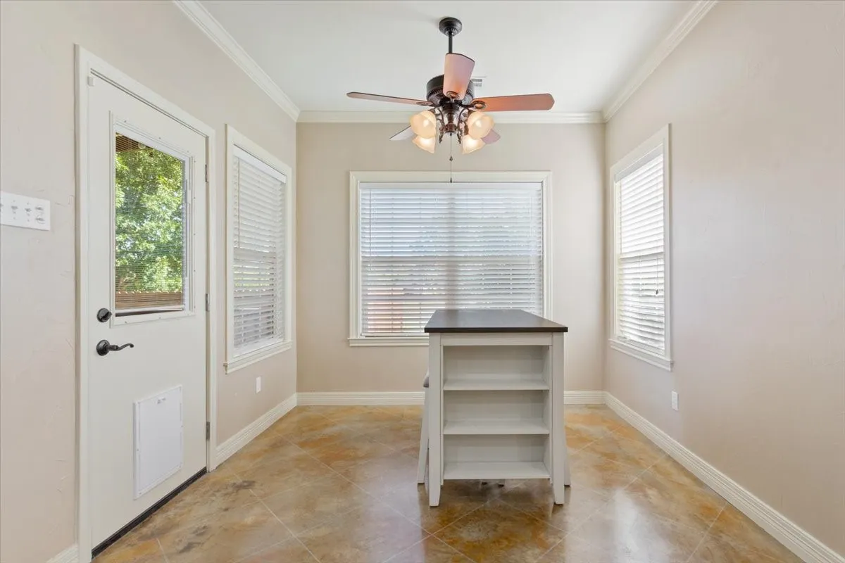 Single Family Residence For Sale in Mc Lennan County , 744 N Old Robinson Road, Robinson, Texas 76706, 3 Bedroom, 3 Bathroom, Garage spaces, 1,735 Sqft, built in 2010, mls#21286083, Real Estate Agent in Robinson, Homes For Sale in Mc Lennan county, Homes For Sale in Robinson, Realtor in Robinson Texas, Real Estate Brokerage Independent Realty Texas, Luminita Cordes Realtor