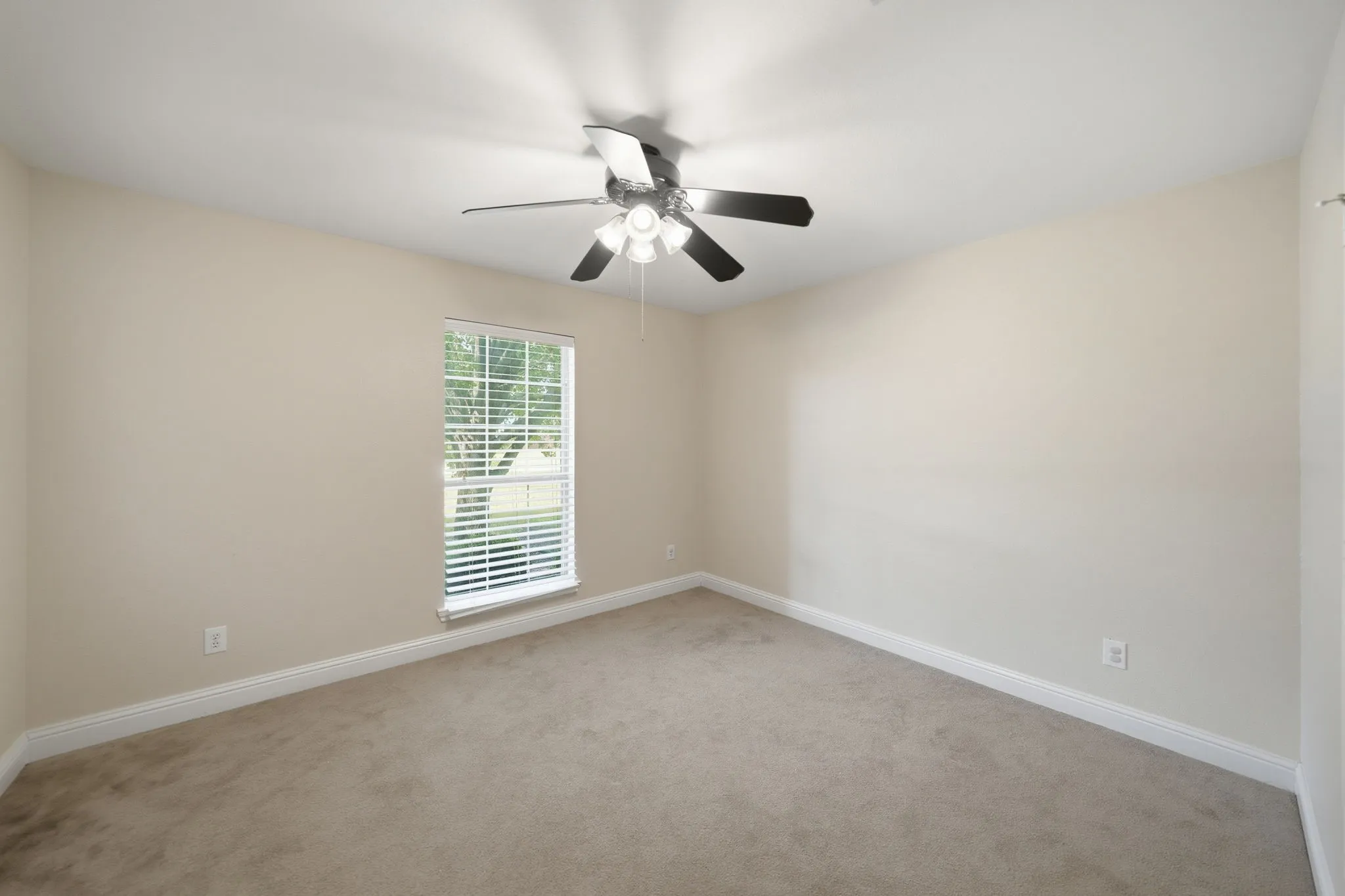 Single Family Residence For Sale in Collin County , 2606 Ash Drive, St Paul, Texas 75098, 4 Bedrooms, 3 Bathrooms, 3 Garage spaces, 2,578 Sqft, built in 2005, Price $650,000, mls#21286080, Real Estate Agent in St Paul, Homes For Sale in Collin county, Homes For Sale in St Paul, Realtor in St Paul Texas, Real Estate Brokerage Independent Realty Texas, Luminita Cordes Realtor