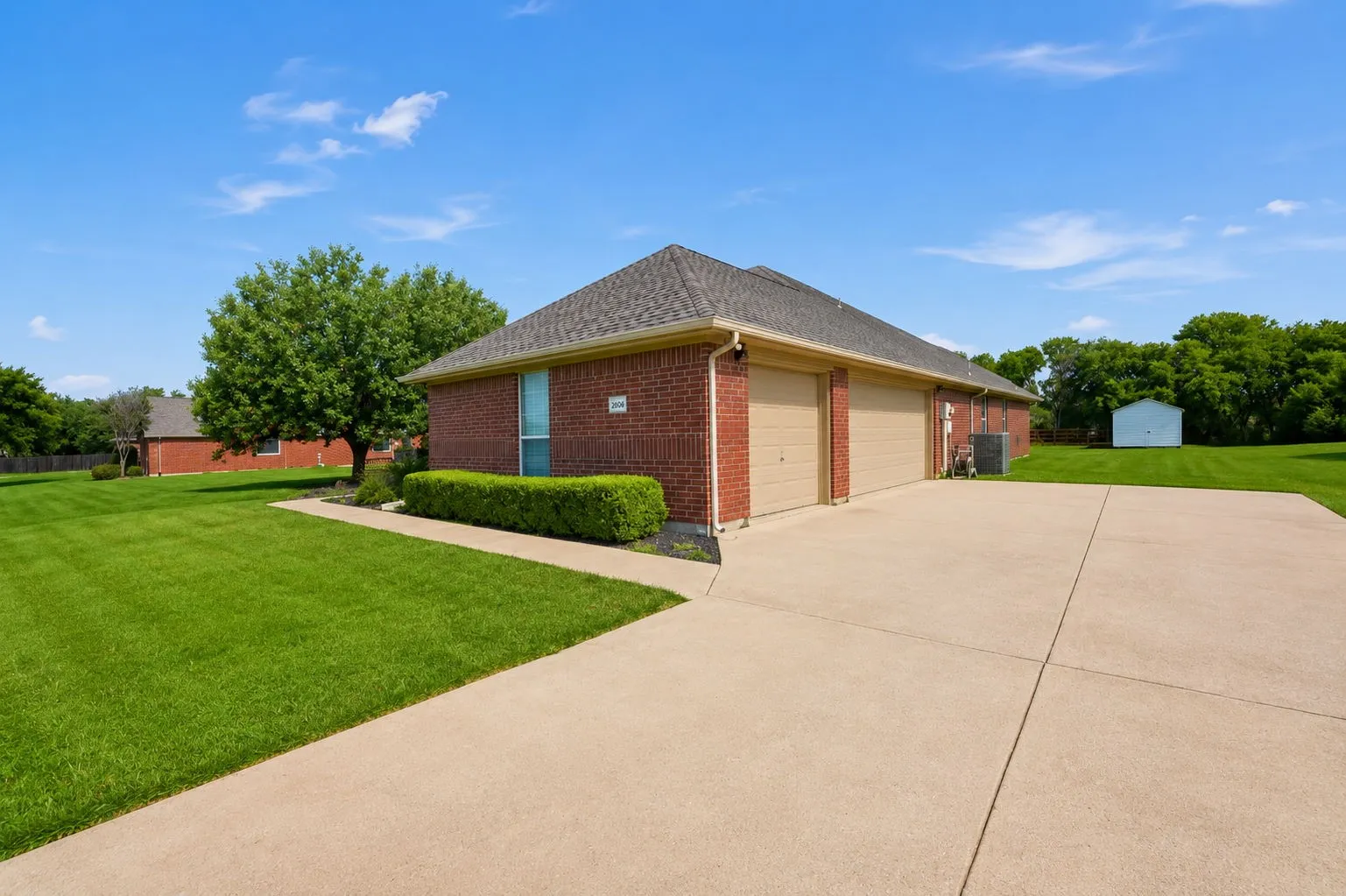 Single Family Residence For Sale in Collin County , 2606 Ash Drive, St Paul, Texas 75098, 4 Bedrooms, 3 Bathrooms, 3 Garage spaces, 2,578 Sqft, built in 2005, Price $650,000, mls#21286080, Real Estate Agent in St Paul, Homes For Sale in Collin county, Homes For Sale in St Paul, Realtor in St Paul Texas, Real Estate Brokerage Independent Realty Texas, Luminita Cordes Realtor