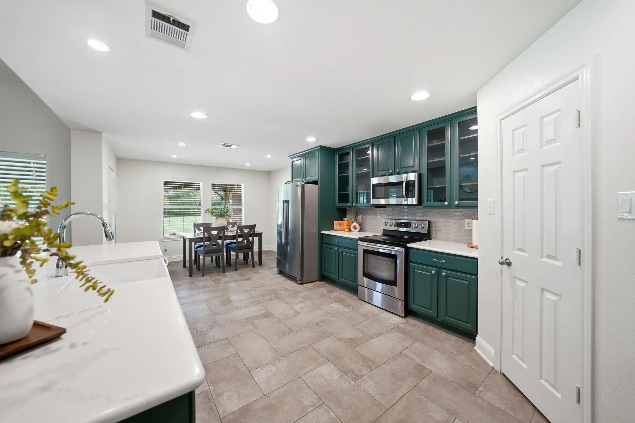 Single Family Residence For Sale in Collin County , 2606 Ash Drive, St Paul, Texas 75098, 4 Bedrooms, 3 Bathrooms, 3 Garage spaces, 2,578 Sqft, built in 2005, Price $650,000, mls#21286080, Real Estate Agent in St Paul, Homes For Sale in Collin county, Homes For Sale in St Paul, Realtor in St Paul Texas, Real Estate Brokerage Independent Realty Texas, Luminita Cordes Realtor