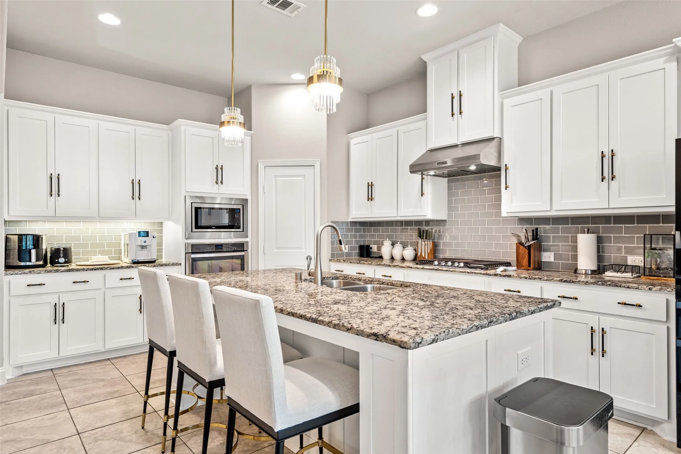 Single Family Residence For Sale in Denton County , 3017 Little Mill, The Colony, Texas 75056, 4 Bedroom, 5 Bathroom, 2 Garage spaces, 3,522 Sqft, built in 2015, mls#21287029, Real Estate Agent in The Colony, Homes For Sale in Denton county, Homes For Sale in The Colony, Realtor in The Colony Texas, Real Estate Brokerage Independent Realty Texas, Luminita Cordes Realtor