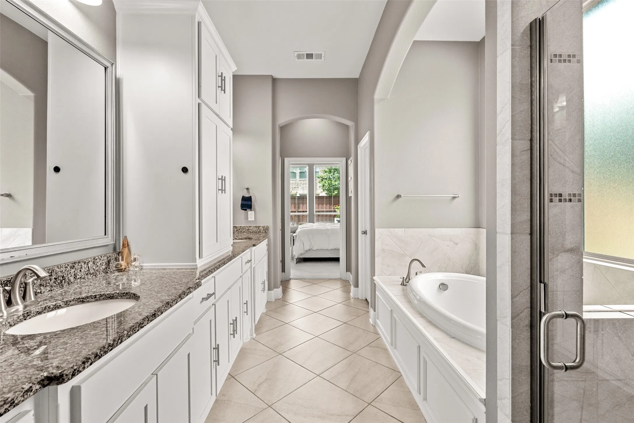 Single Family Residence For Sale in Denton County , 3017 Little Mill, The Colony, Texas 75056, 4 Bedroom, 5 Bathroom, 2 Garage spaces, 3,522 Sqft, built in 2015, mls#21287029, Real Estate Agent in The Colony, Homes For Sale in Denton county, Homes For Sale in The Colony, Realtor in The Colony Texas, Real Estate Brokerage Independent Realty Texas, Luminita Cordes Realtor