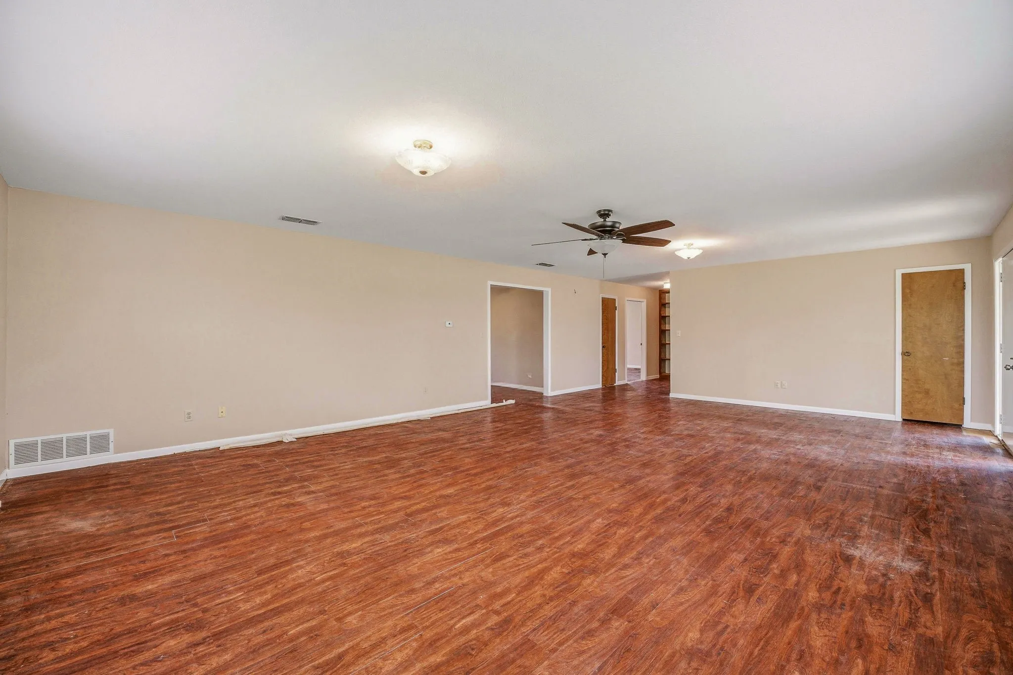 Single Family Residence For Sale in Eastland County , 2309 County Road 295, Carbon, Texas 76435, 2 Bedroom, 2 Bathroom, Garage spaces, 1,920 Sqft, built in 1960, mls#21287293, Real Estate Agent in Carbon, Homes For Sale in Eastland county, Homes For Sale in Carbon, Realtor in Carbon Texas, Real Estate Brokerage Independent Realty Texas, Luminita Cordes Realtor
