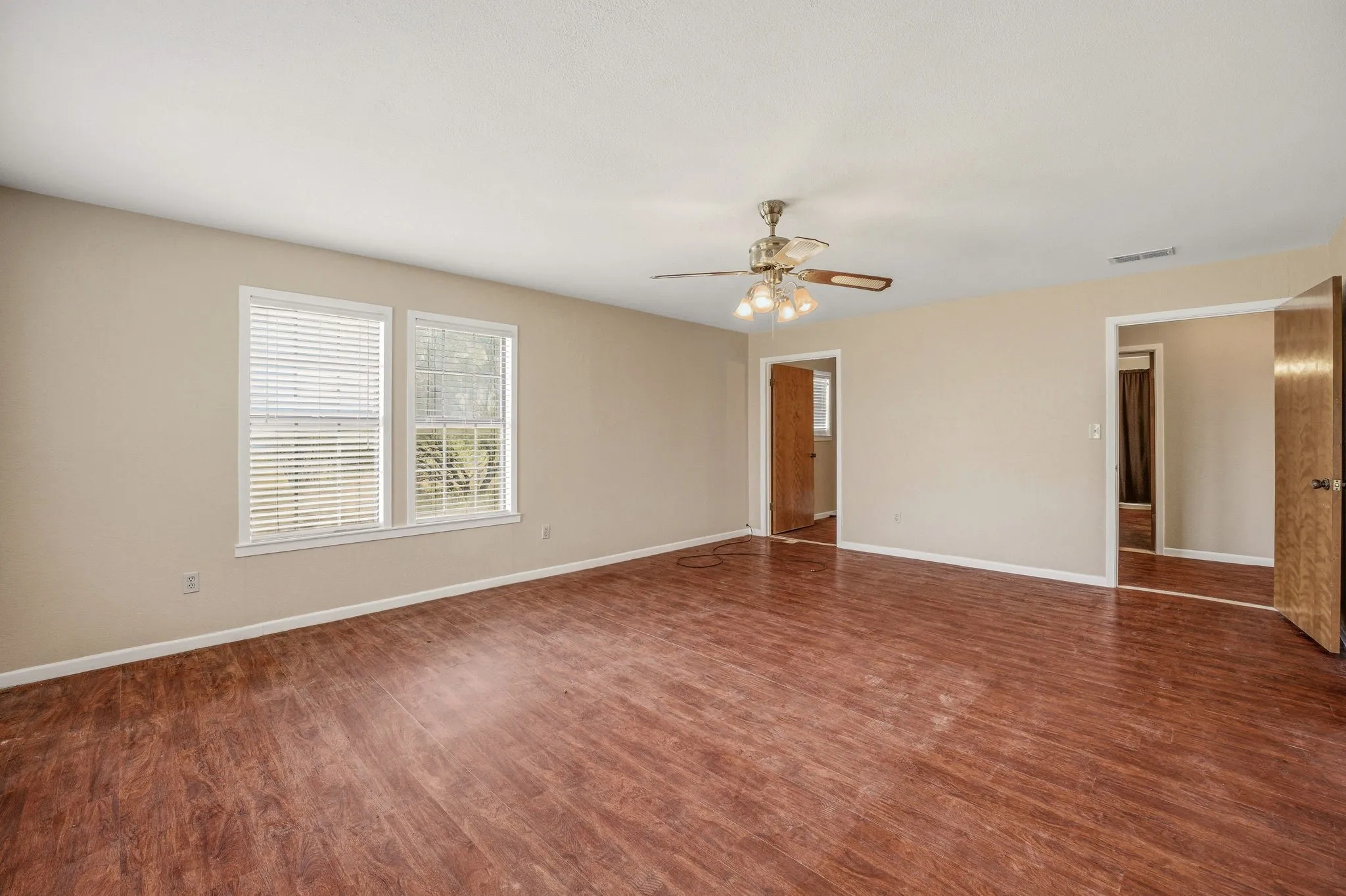 Single Family Residence For Sale in Eastland County , 2309 County Road 295, Carbon, Texas 76435, 2 Bedroom, 2 Bathroom, Garage spaces, 1,920 Sqft, built in 1960, mls#21287293, Real Estate Agent in Carbon, Homes For Sale in Eastland county, Homes For Sale in Carbon, Realtor in Carbon Texas, Real Estate Brokerage Independent Realty Texas, Luminita Cordes Realtor