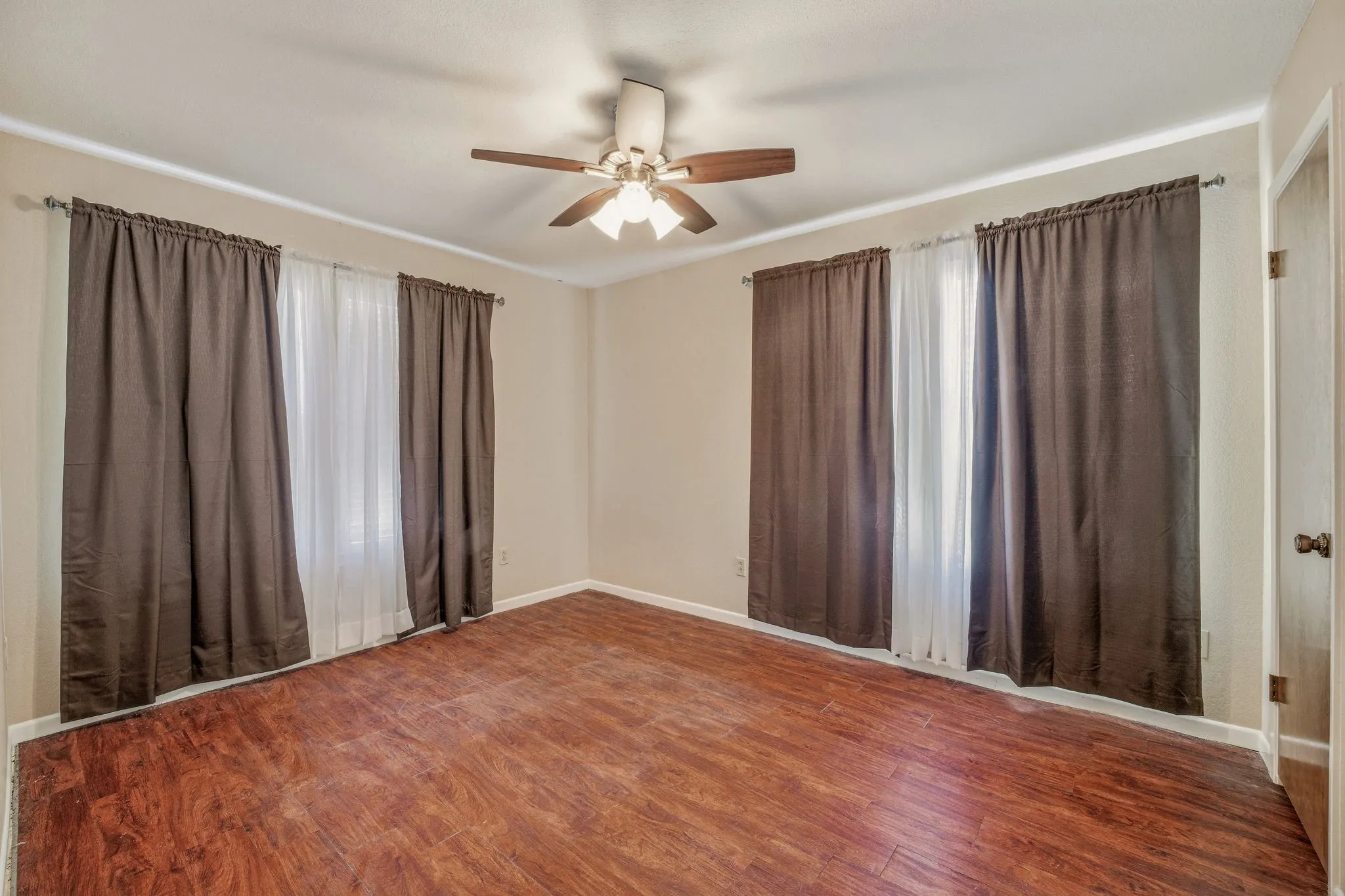 Single Family Residence For Sale in Eastland County , 2309 County Road 295, Carbon, Texas 76435, 2 Bedroom, 2 Bathroom, Garage spaces, 1,920 Sqft, built in 1960, mls#21287293, Real Estate Agent in Carbon, Homes For Sale in Eastland county, Homes For Sale in Carbon, Realtor in Carbon Texas, Real Estate Brokerage Independent Realty Texas, Luminita Cordes Realtor