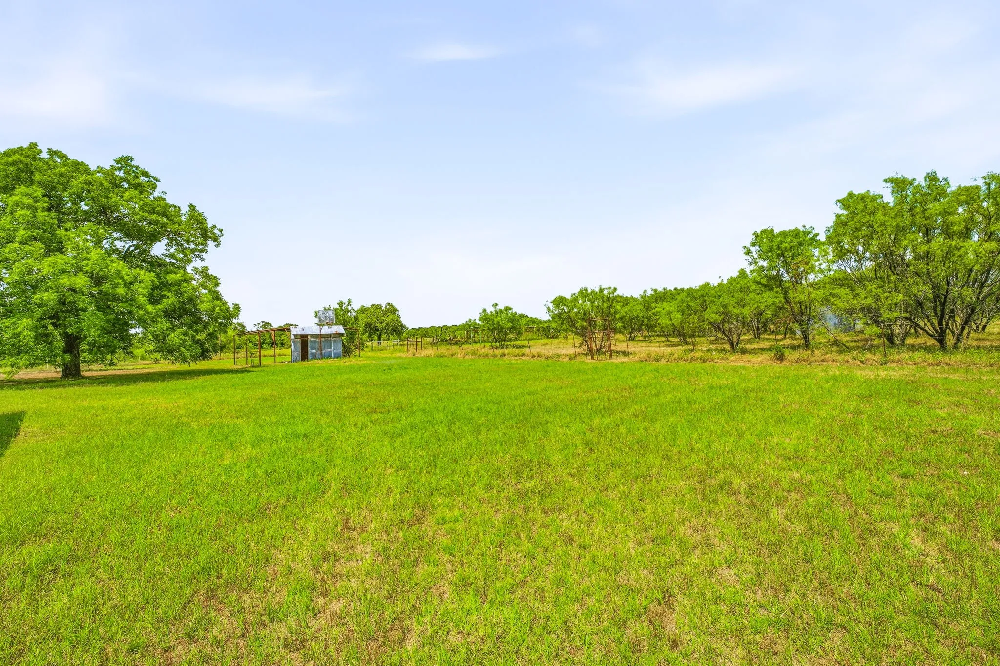 Single Family Residence For Sale in Eastland County , 2309 County Road 295, Carbon, Texas 76435, 2 Bedroom, 2 Bathroom, Garage spaces, 1,920 Sqft, built in 1960, mls#21287293, Real Estate Agent in Carbon, Homes For Sale in Eastland county, Homes For Sale in Carbon, Realtor in Carbon Texas, Real Estate Brokerage Independent Realty Texas, Luminita Cordes Realtor