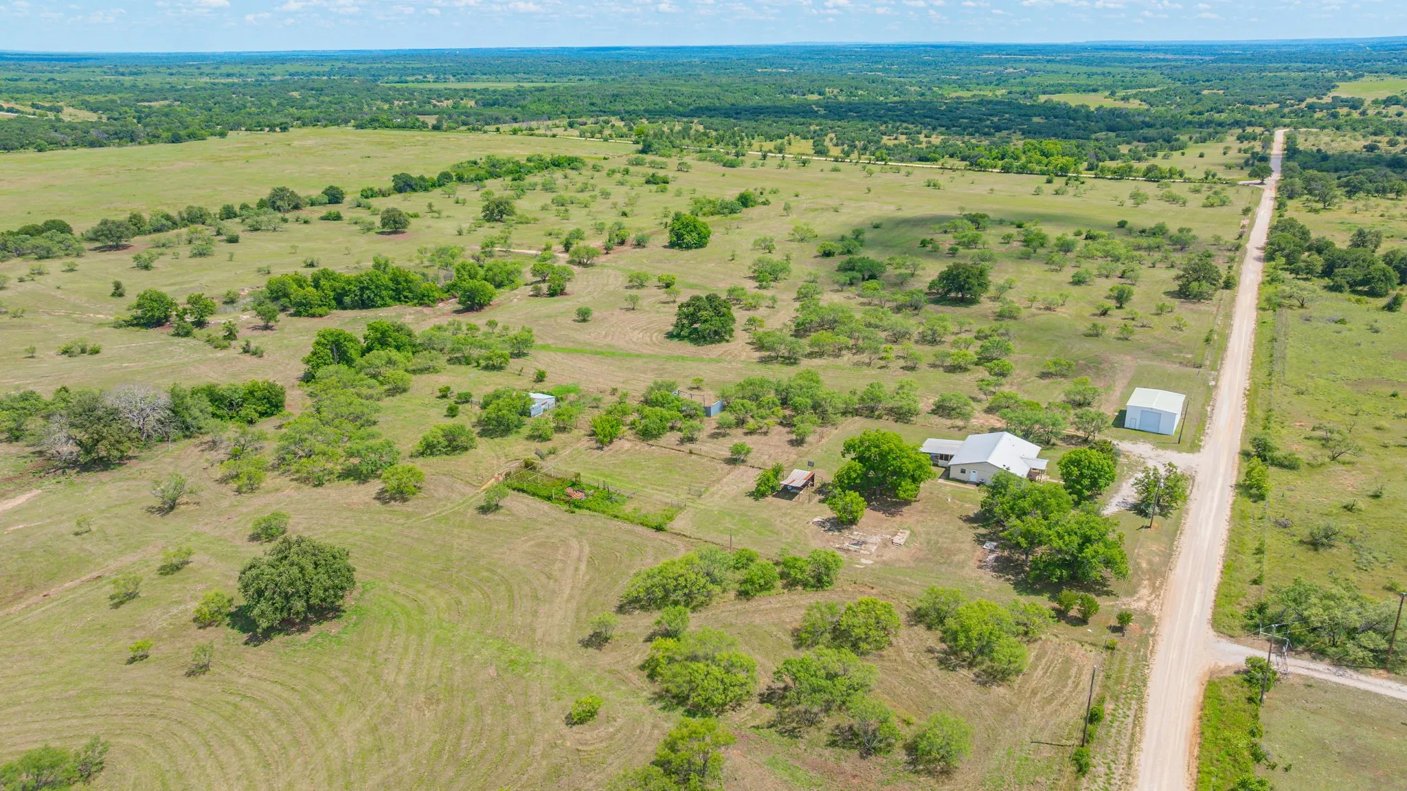 Single Family Residence For Sale in Eastland County , 2309 County Road 295, Carbon, Texas 76435, 2 Bedroom, 2 Bathroom, Garage spaces, 1,920 Sqft, built in 1960, mls#21287293, Real Estate Agent in Carbon, Homes For Sale in Eastland county, Homes For Sale in Carbon, Realtor in Carbon Texas, Real Estate Brokerage Independent Realty Texas, Luminita Cordes Realtor