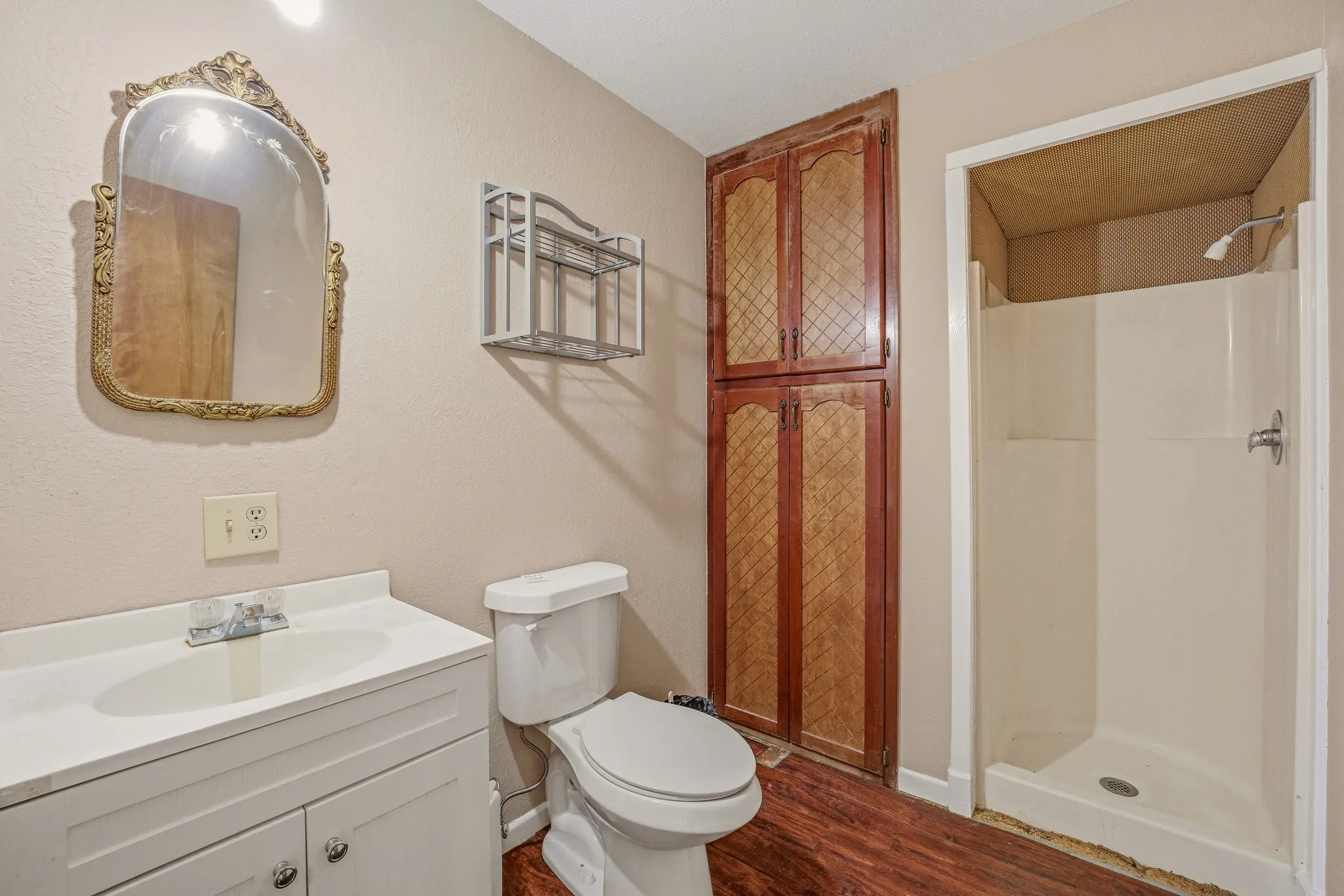 Single Family Residence For Sale in Eastland County , 2309 County Road 295, Carbon, Texas 76435, 2 Bedroom, 2 Bathroom, Garage spaces, 1,920 Sqft, built in 1960, mls#21287293, Real Estate Agent in Carbon, Homes For Sale in Eastland county, Homes For Sale in Carbon, Realtor in Carbon Texas, Real Estate Brokerage Independent Realty Texas, Luminita Cordes Realtor
