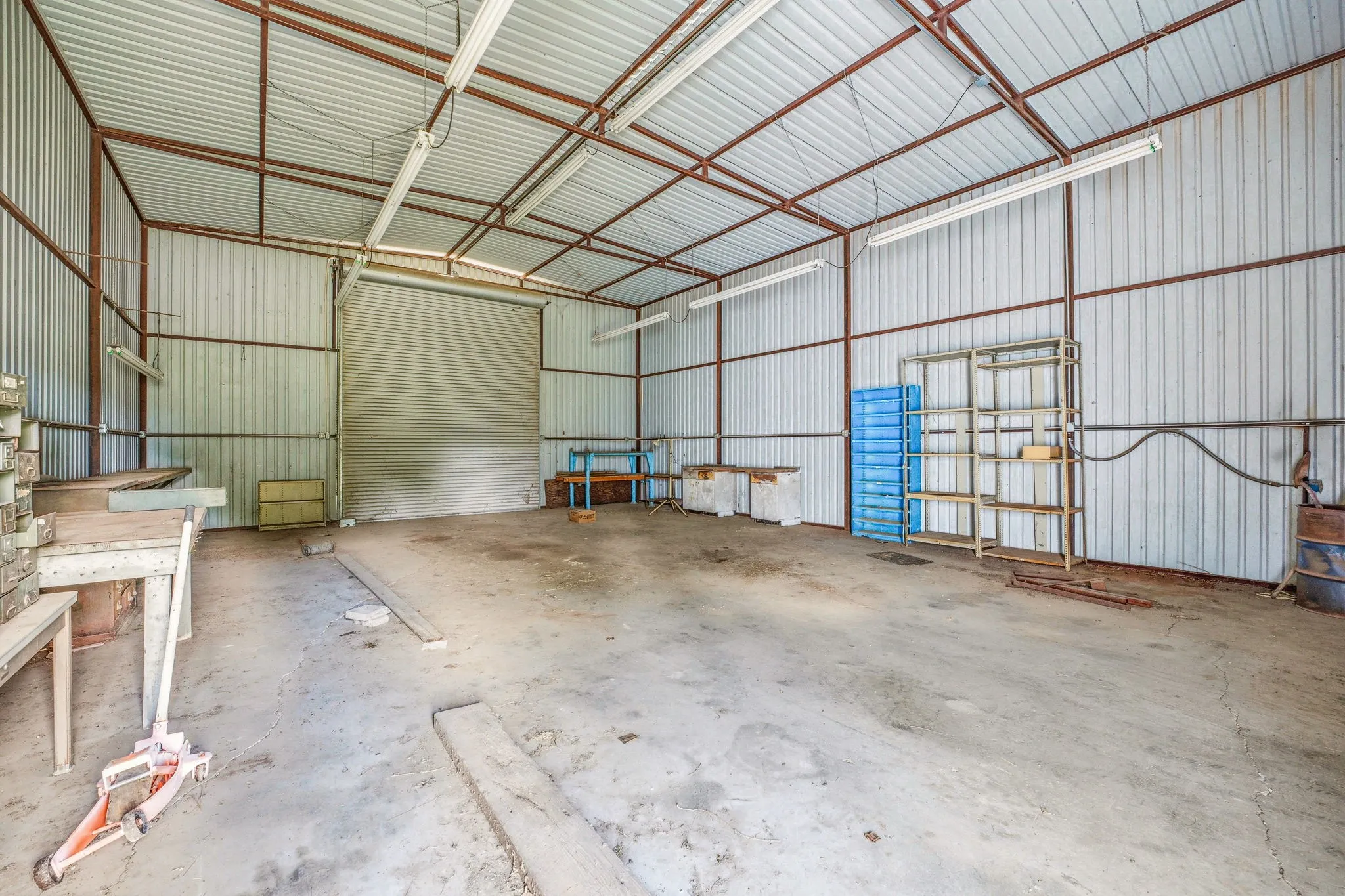 Single Family Residence For Sale in Eastland County , 2309 County Road 295, Carbon, Texas 76435, 2 Bedroom, 2 Bathroom, Garage spaces, 1,920 Sqft, built in 1960, mls#21287293, Real Estate Agent in Carbon, Homes For Sale in Eastland county, Homes For Sale in Carbon, Realtor in Carbon Texas, Real Estate Brokerage Independent Realty Texas, Luminita Cordes Realtor