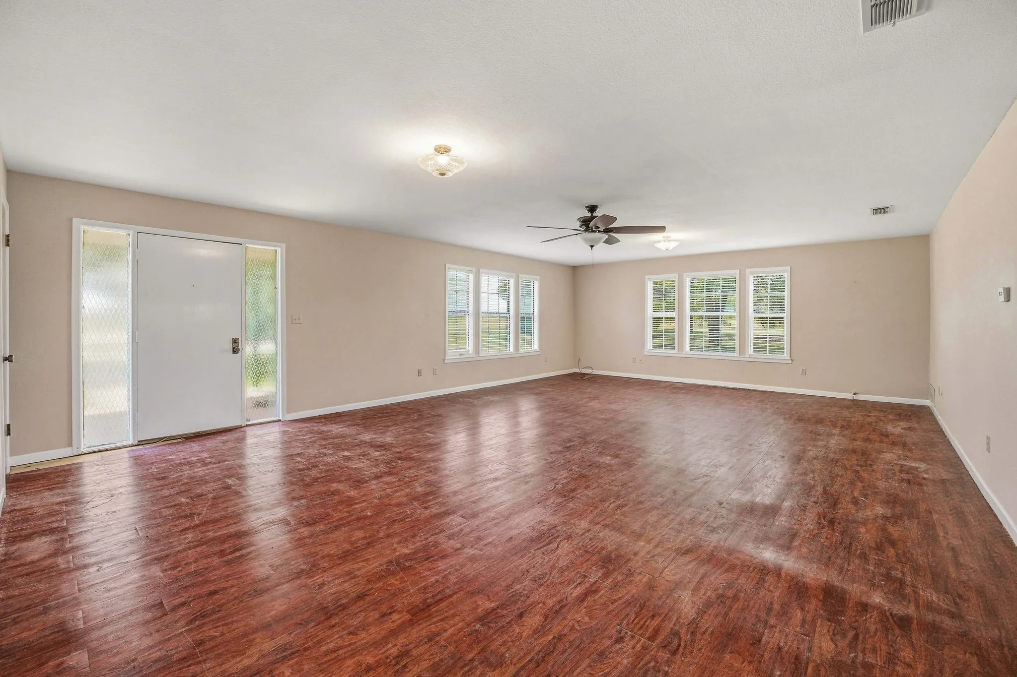 Single Family Residence For Sale in Eastland County , 2309 County Road 295, Carbon, Texas 76435, 2 Bedroom, 2 Bathroom, Garage spaces, 1,920 Sqft, built in 1960, mls#21287293, Real Estate Agent in Carbon, Homes For Sale in Eastland county, Homes For Sale in Carbon, Realtor in Carbon Texas, Real Estate Brokerage Independent Realty Texas, Luminita Cordes Realtor