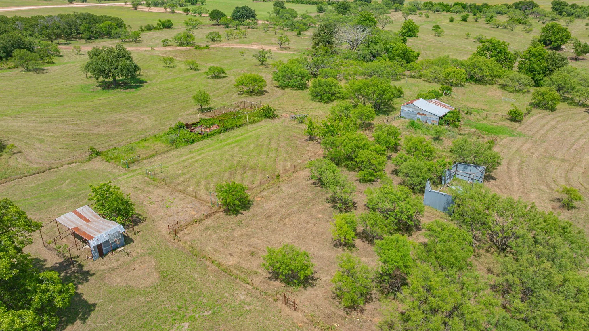 Single Family Residence For Sale in Eastland County , 2309 County Road 295, Carbon, Texas 76435, 2 Bedroom, 2 Bathroom, Garage spaces, 1,920 Sqft, built in 1960, mls#21287293, Real Estate Agent in Carbon, Homes For Sale in Eastland county, Homes For Sale in Carbon, Realtor in Carbon Texas, Real Estate Brokerage Independent Realty Texas, Luminita Cordes Realtor